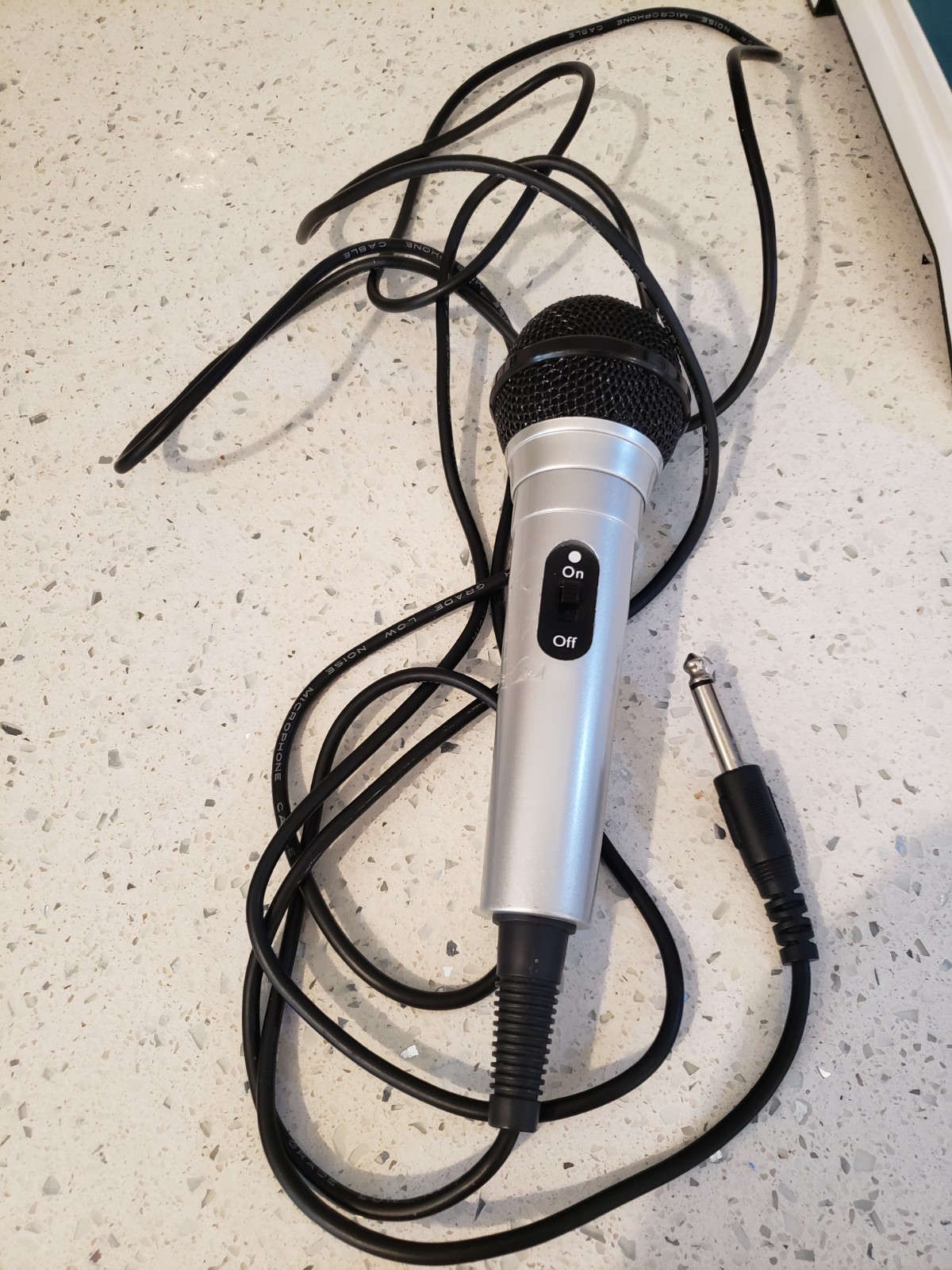 Silver &Black Wired Handheld Micrphone Mic Microphone 15′ Cord