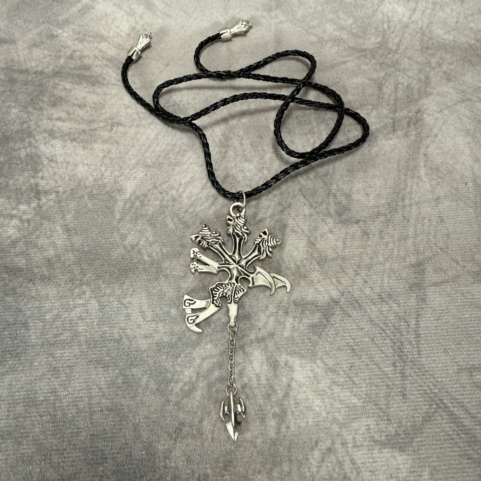 FINAL FANTASY VII Wolf Crest Pendant Necklace 28″ Braided Cord FF7 Cosplay FFVII