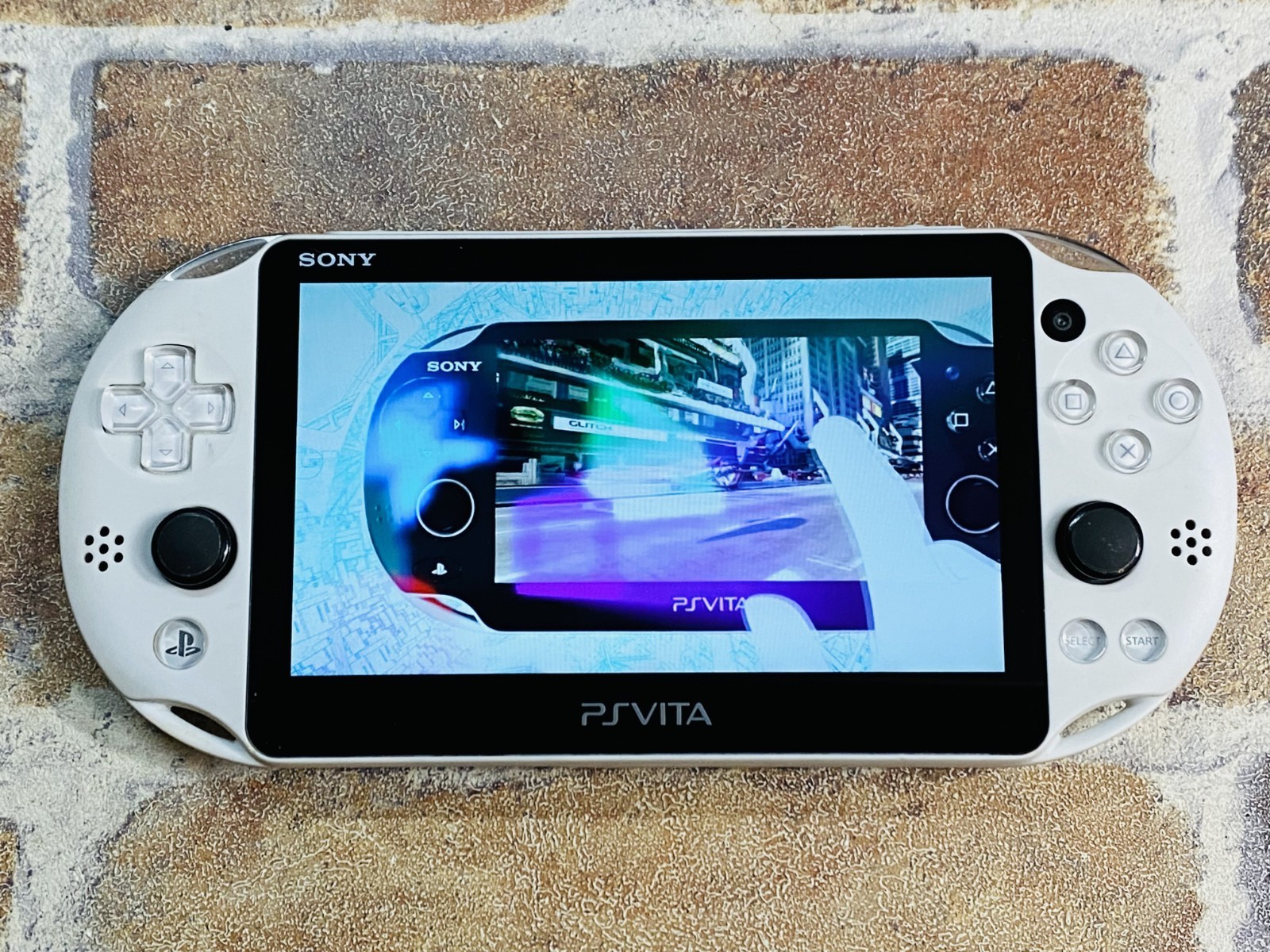 PS Vita Glacier White PCH-2000 SONY PlayStation Japan 8GB Charger Tested DDP
