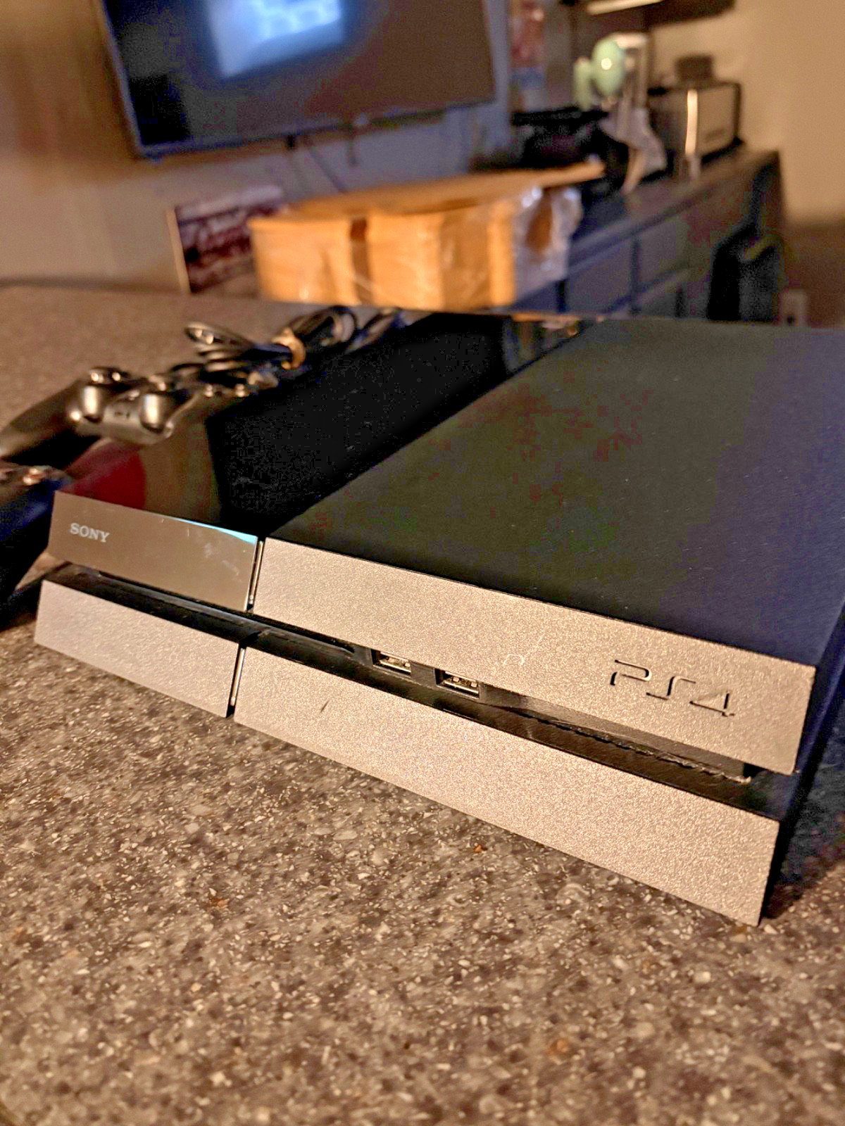 Sony Playstation 4 console 500GB w/ 2 dual shock controllers/cords works great