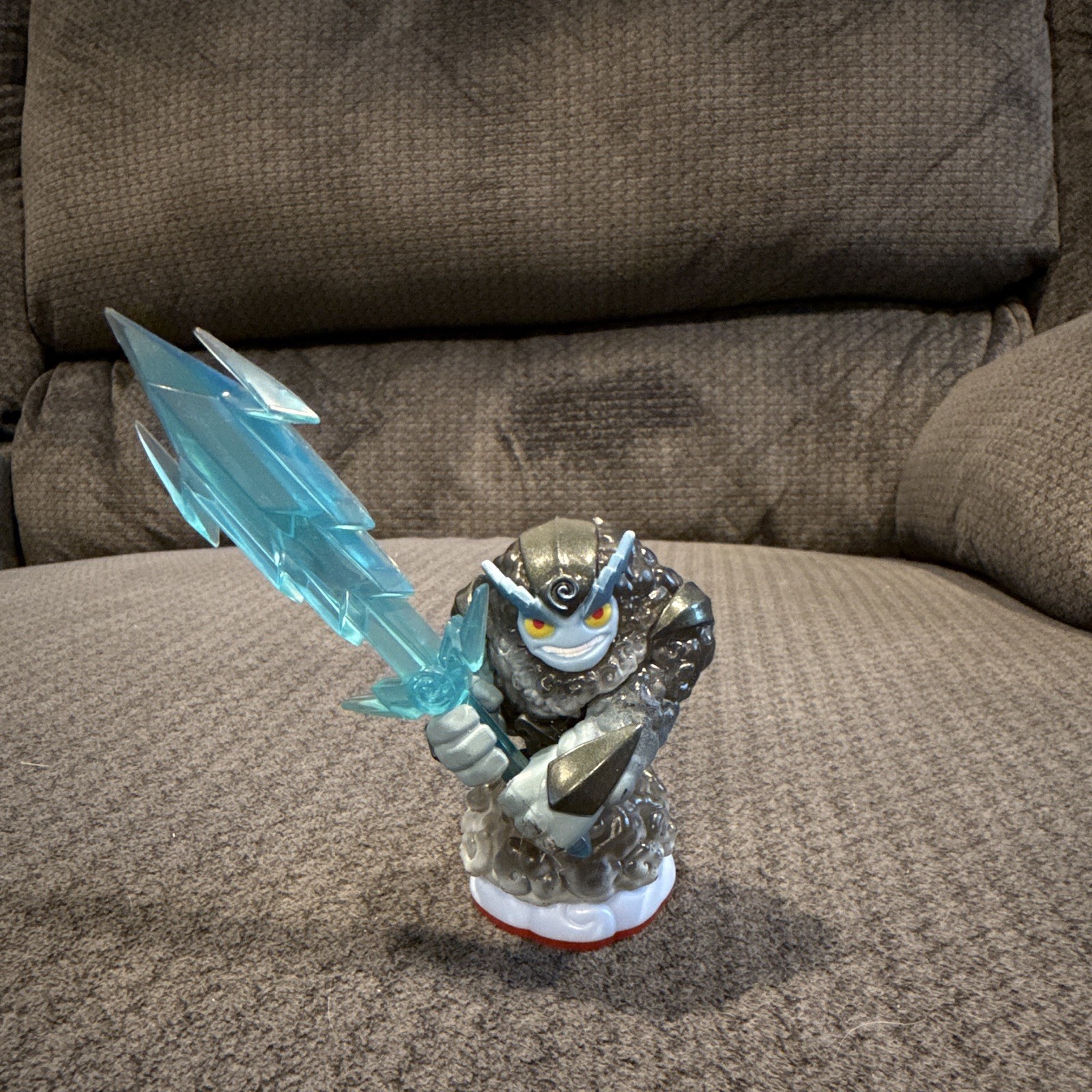 Skylanders Thunderbolt Figure – Trap Team