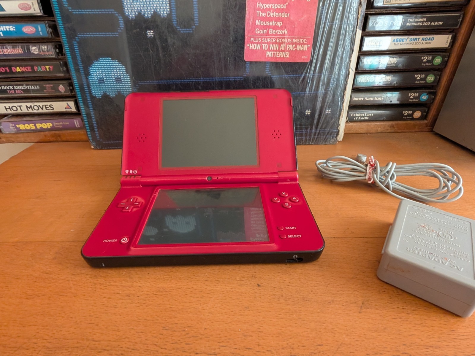 Nintendo DSi XL Super Mario Bros 25th Anniversary Edition Red