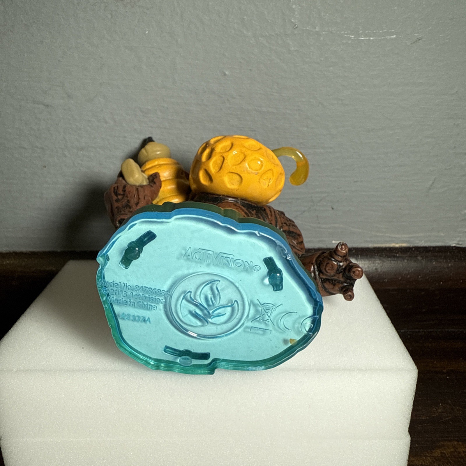 Skylanders Swap Force Lightcore Bumble Blast Figure – Activision 2013
