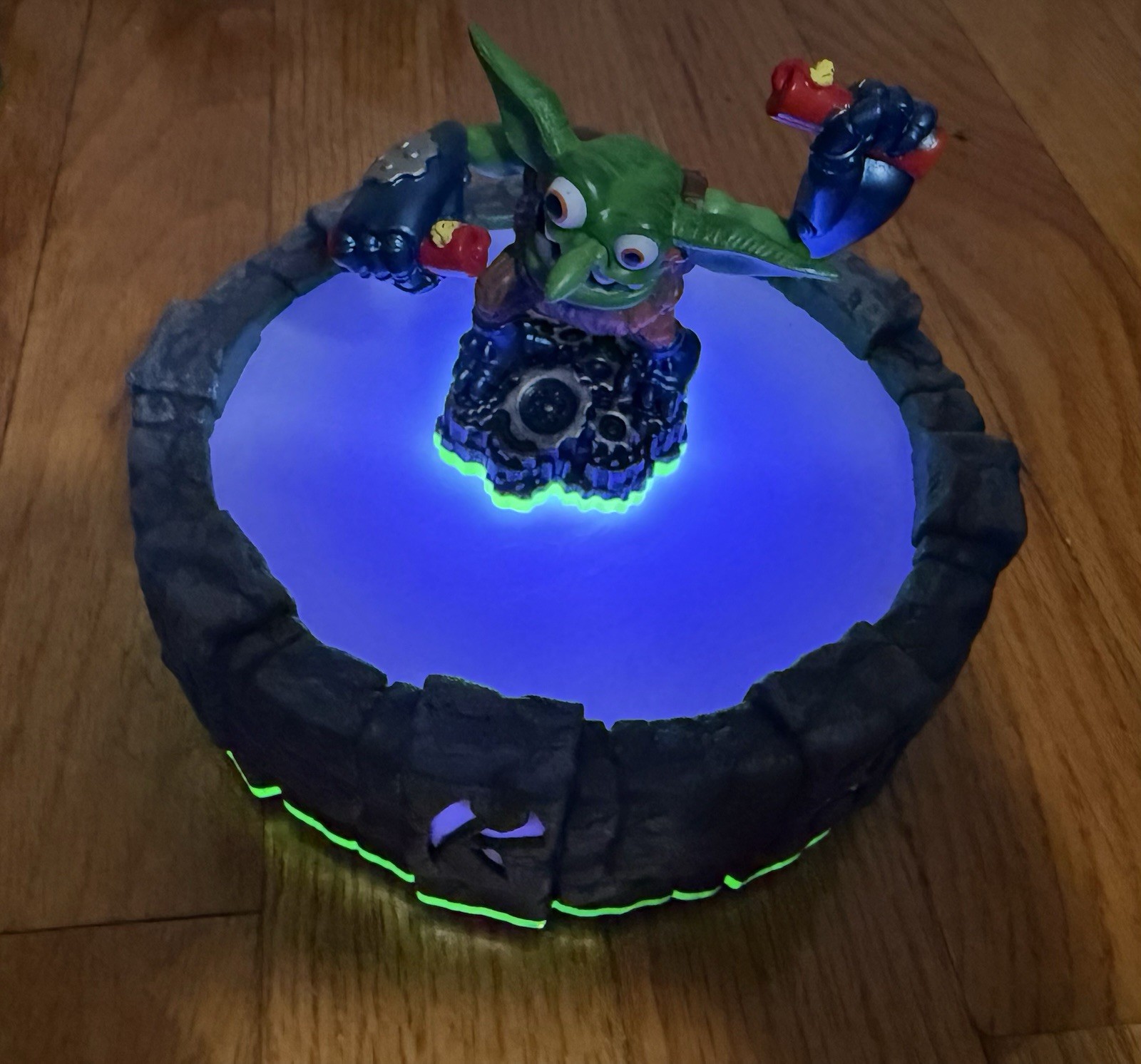 Skylanders Spyros Adventure Figure Lot Of 22 + Portal and Cards