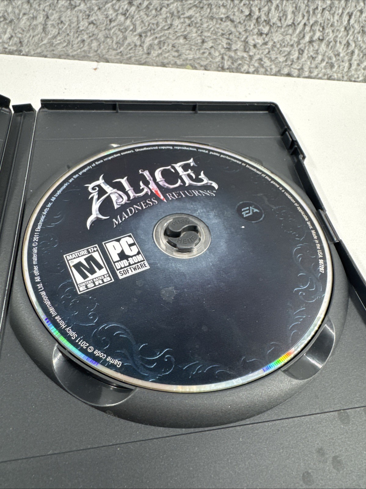 Alice: Madness Returns (PC Video Game 2011) Includes Disc, Paper Insert + Key