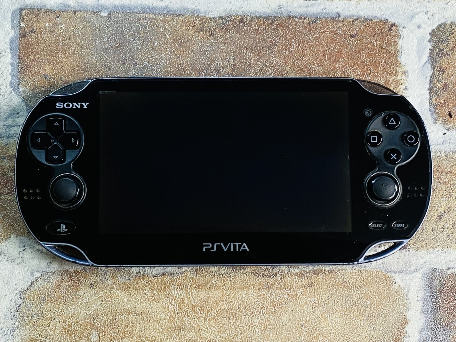 PS Vita PCH-1100 AB01 Crystal Black SONY Playstation 4GB Charger 2 Games DDP