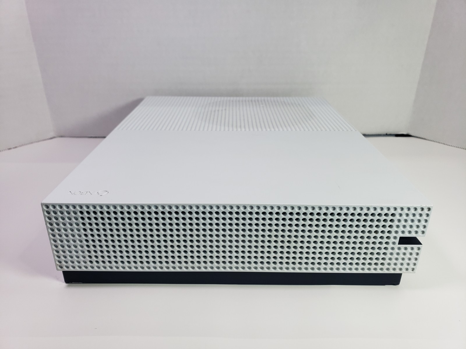 Microsoft Xbox One S 500GB Video Game Console Bundle. Tested/working