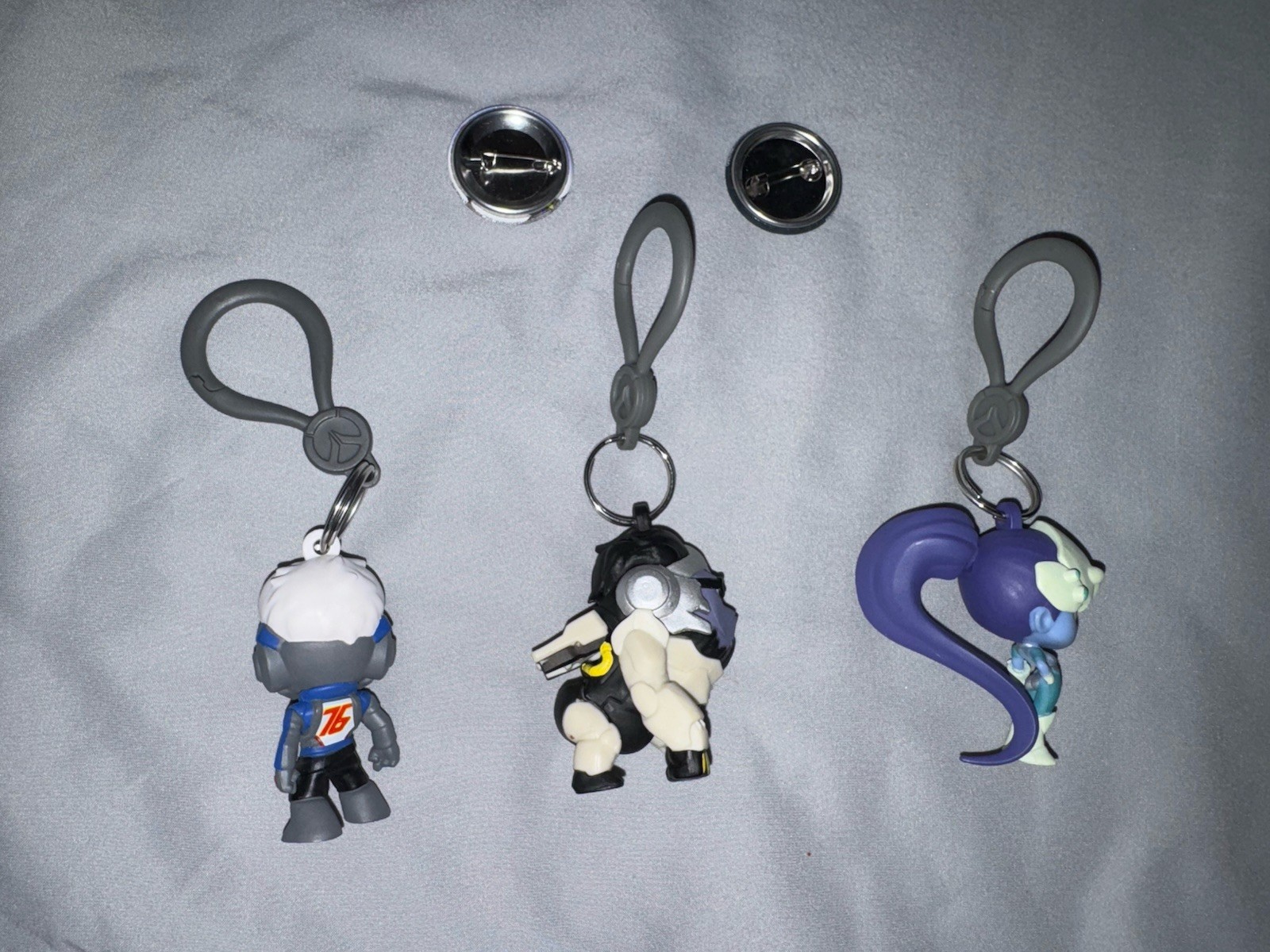 Overwatch Backpack Clips Lot Of 3 Hangers Bling Keychains + 2 Button Pins