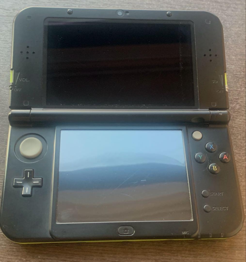 Tested and Working Nintendo New 3DSLL Lime Green Console with charger