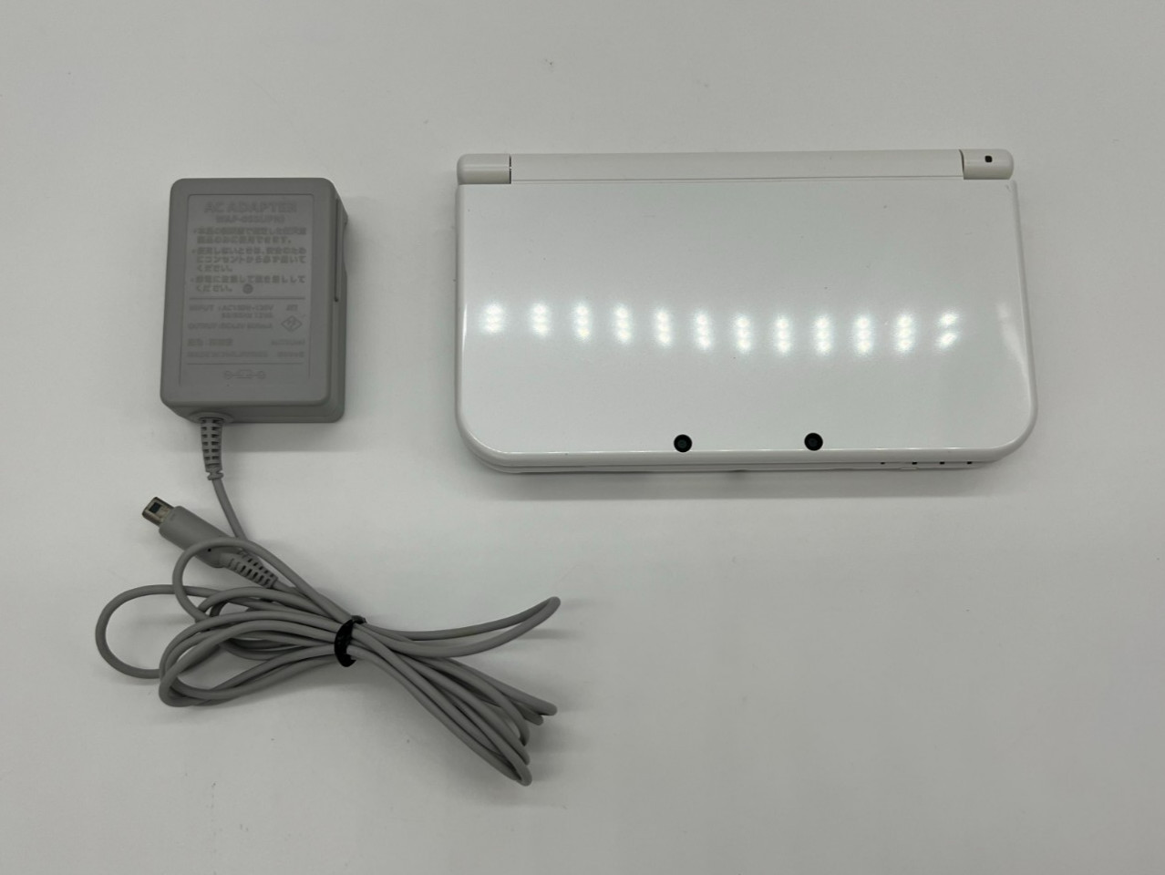 Nintendo 3DSLL Pearl White + Stylus & Charger (Japanese)