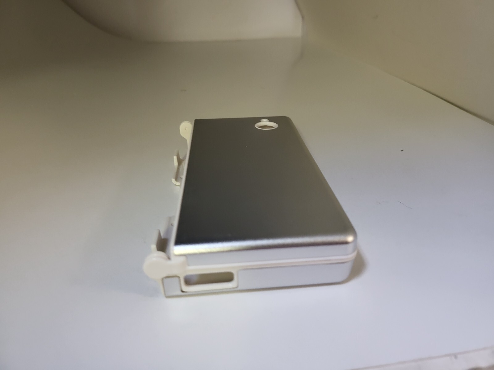 NEW Sealed Silver Aluminum Shell W/2 Stylus Pens for Nintendo DSi Hyperkin #42J