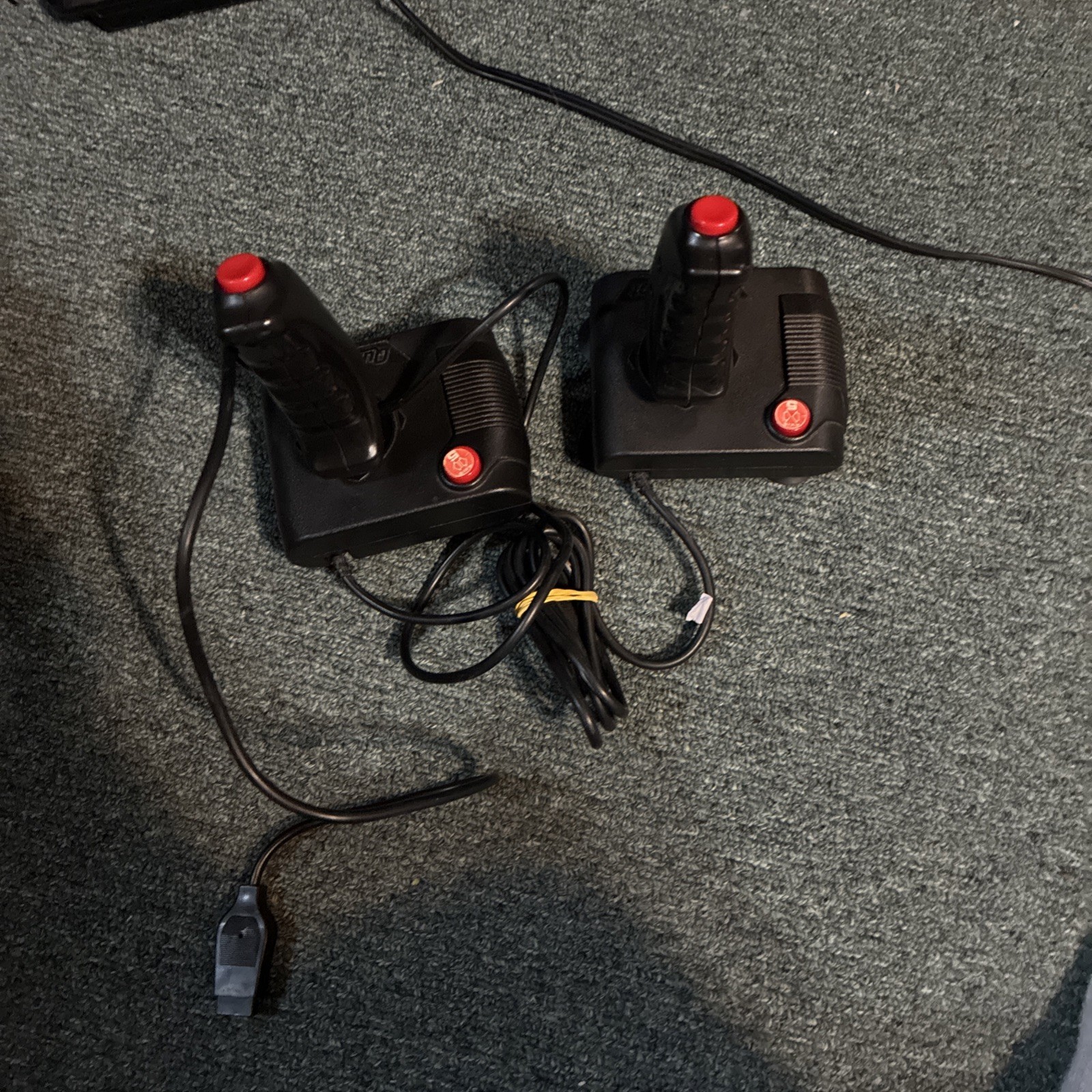 QUICKSHOT JOYSTICK SPECTRAVISION ATARI 2600 tested Set Of Two