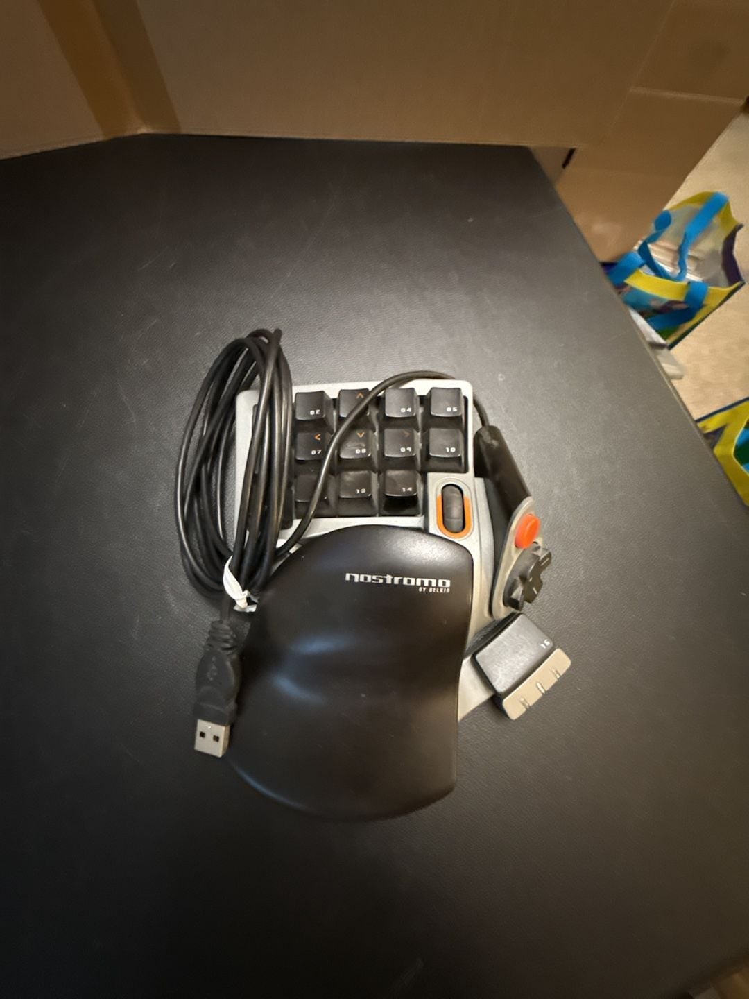 Belkin Nostromo SpeedPad N52 Hybrid Keyboard Gamepad Gaming Mouse