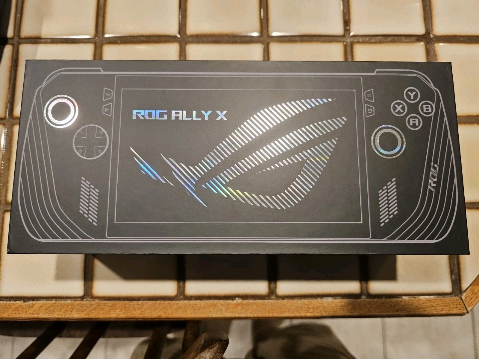 MAKE OFFER! ASUS ROG Ally X RC72LA 1TB SSD 24GB RAM Z1 Extreme W/ Case AND Box!