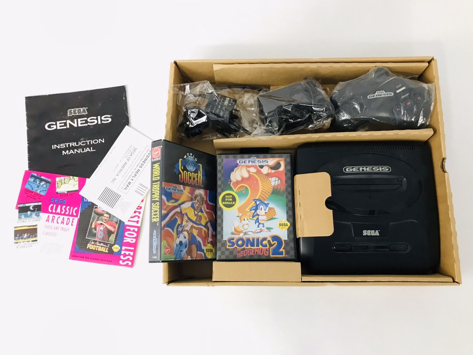 Model 2 Console MK-1631 Sega Genesis Console System with Games And Box!! Works!!