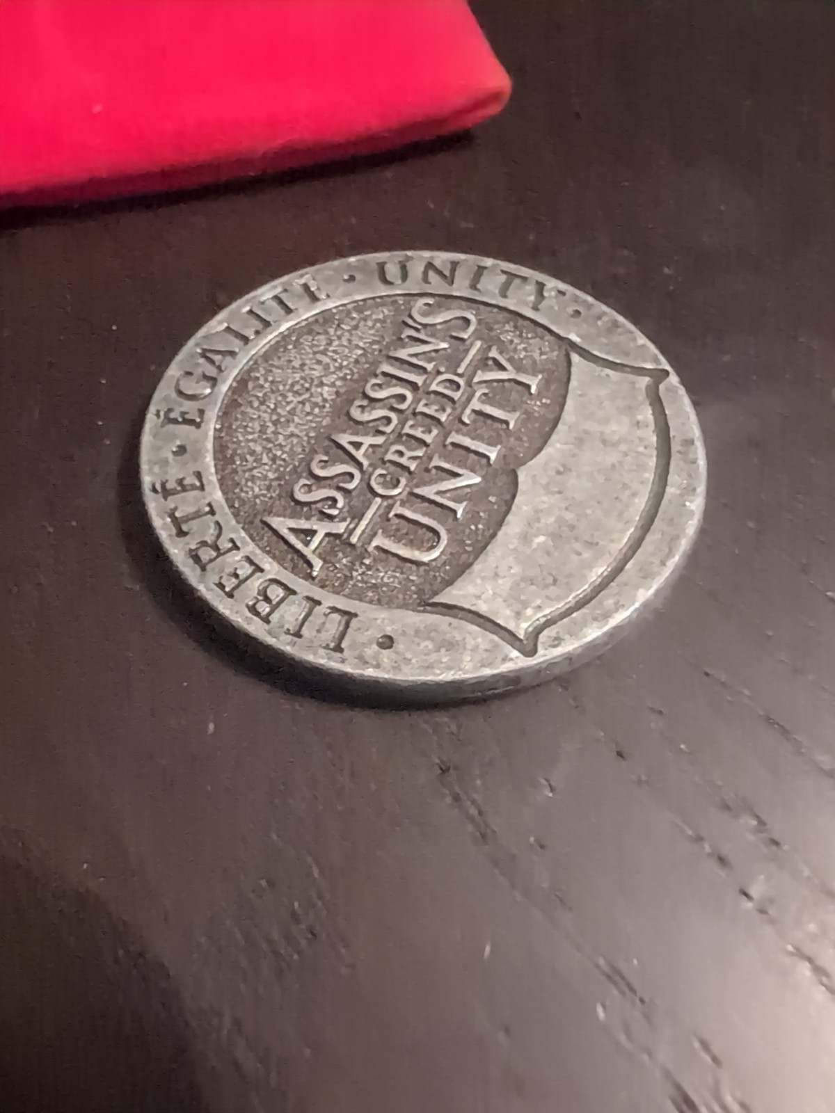 LOOT CRATE EXCLUSIVE Assassin’s Creed Unity Coin Medal Token w/ Velvet Pouch