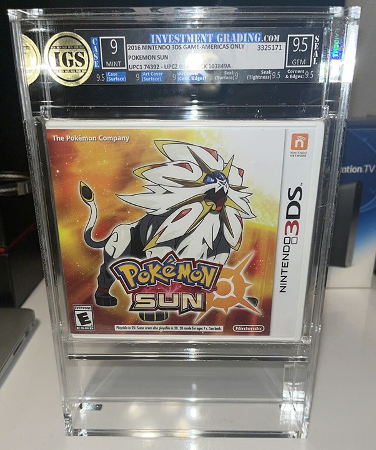 Pokemon Sun Nintendo 3DS IGS Graded 9.5 / 9 Gem Mint Brand New Sealed!