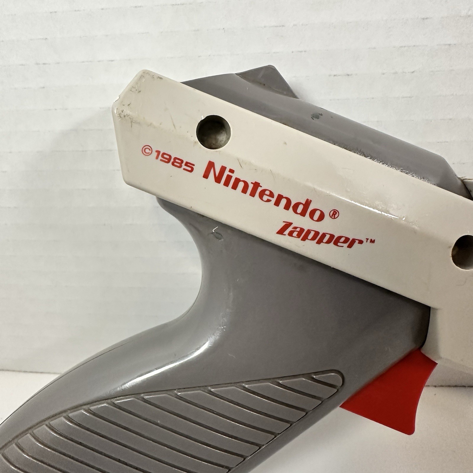 Nintendo NES Zapper Light Gun Gray Controller OEM Original 1985 Grey