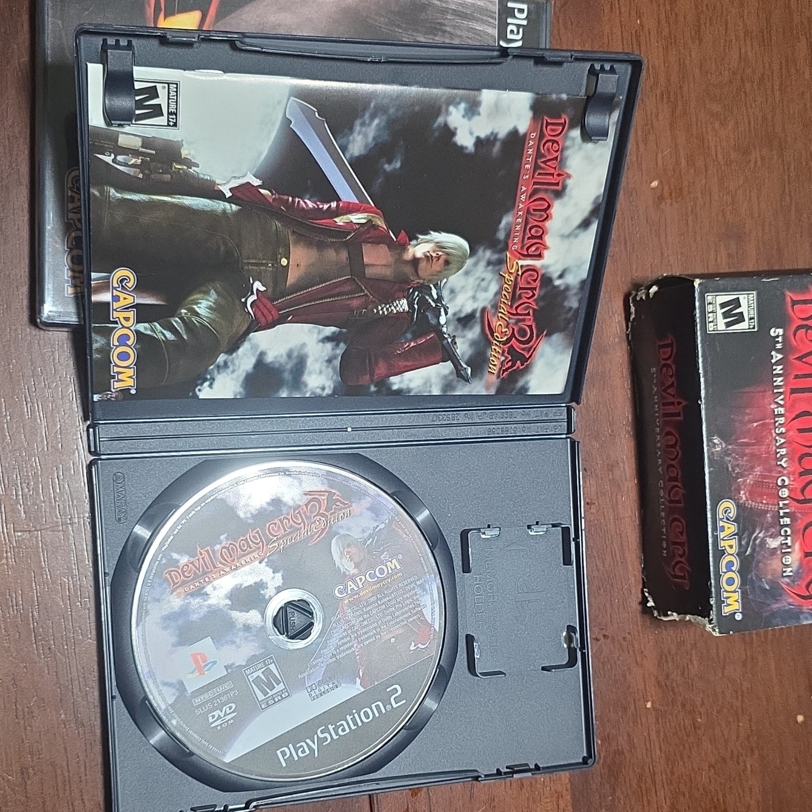 Capcom Devil May Cry 5th Anniversary Collection PS2 NTSC-U/C (US/Canada) 2006