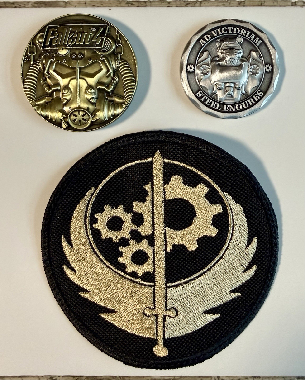 FALLOUT 4-BROTHERHOOD OF STEEL Military Rare Challenge Coin-Novelty Coin & Patch
