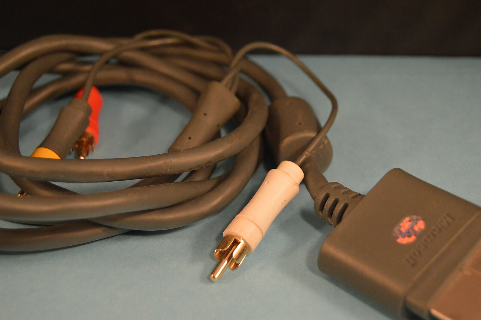 Microsoft X BOX 1 A/V CABLE OEM video game accessory X80-1253-100 connector