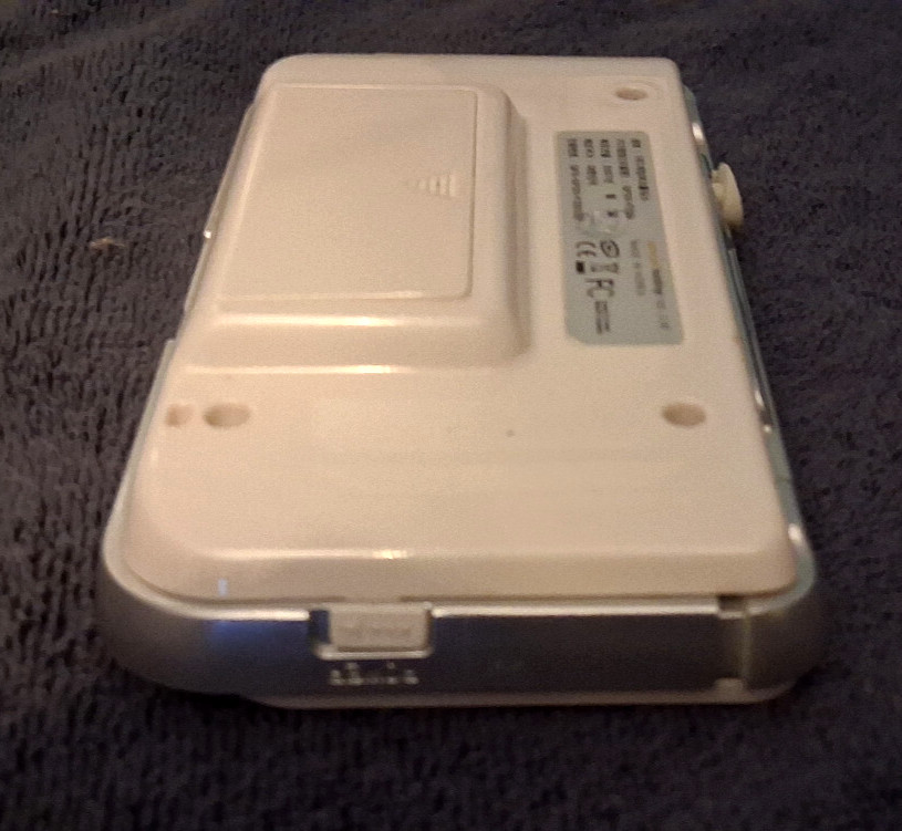 GP2X F-200 Portable Retro Linux Console + TV Output Cradle, working tested