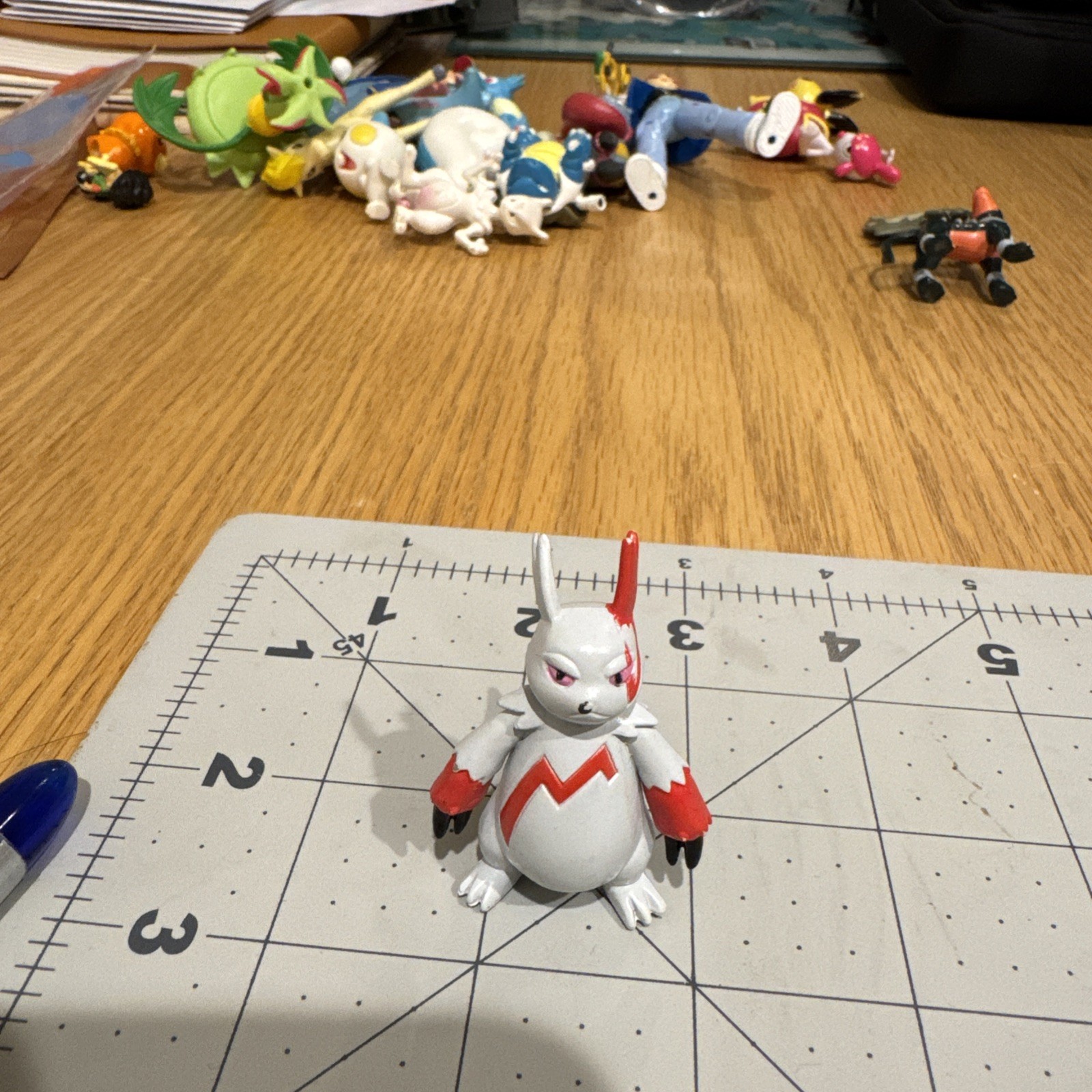 Zangoose Pokemon Monster Collection Figure Takara Tomy 2003 Japan D03 1.8in