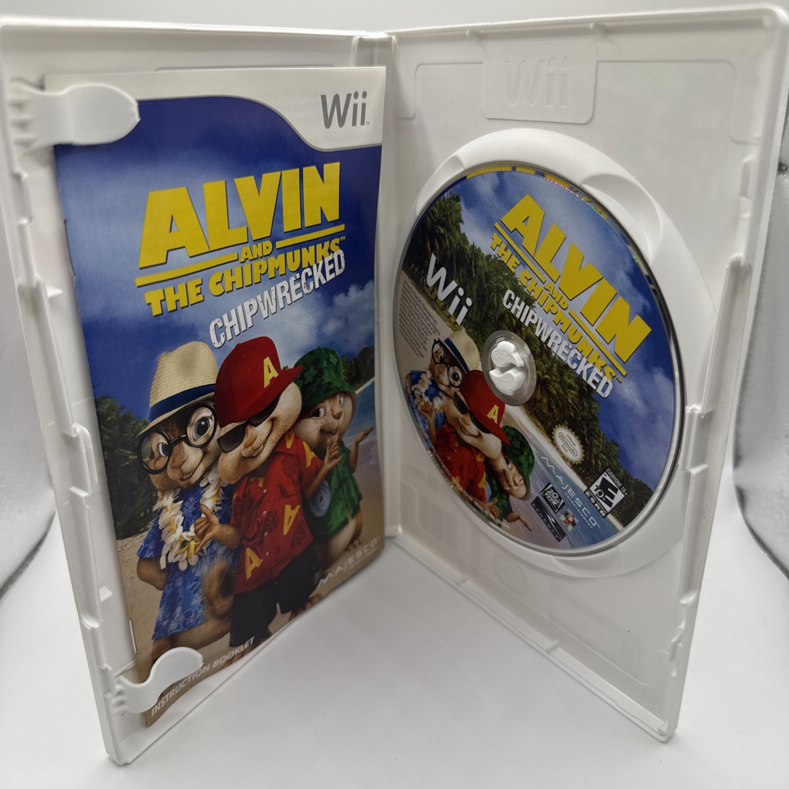 Alvin and the Chipmunks – Chipwrecked (Nintendo Wii, 2011) With Manual Included