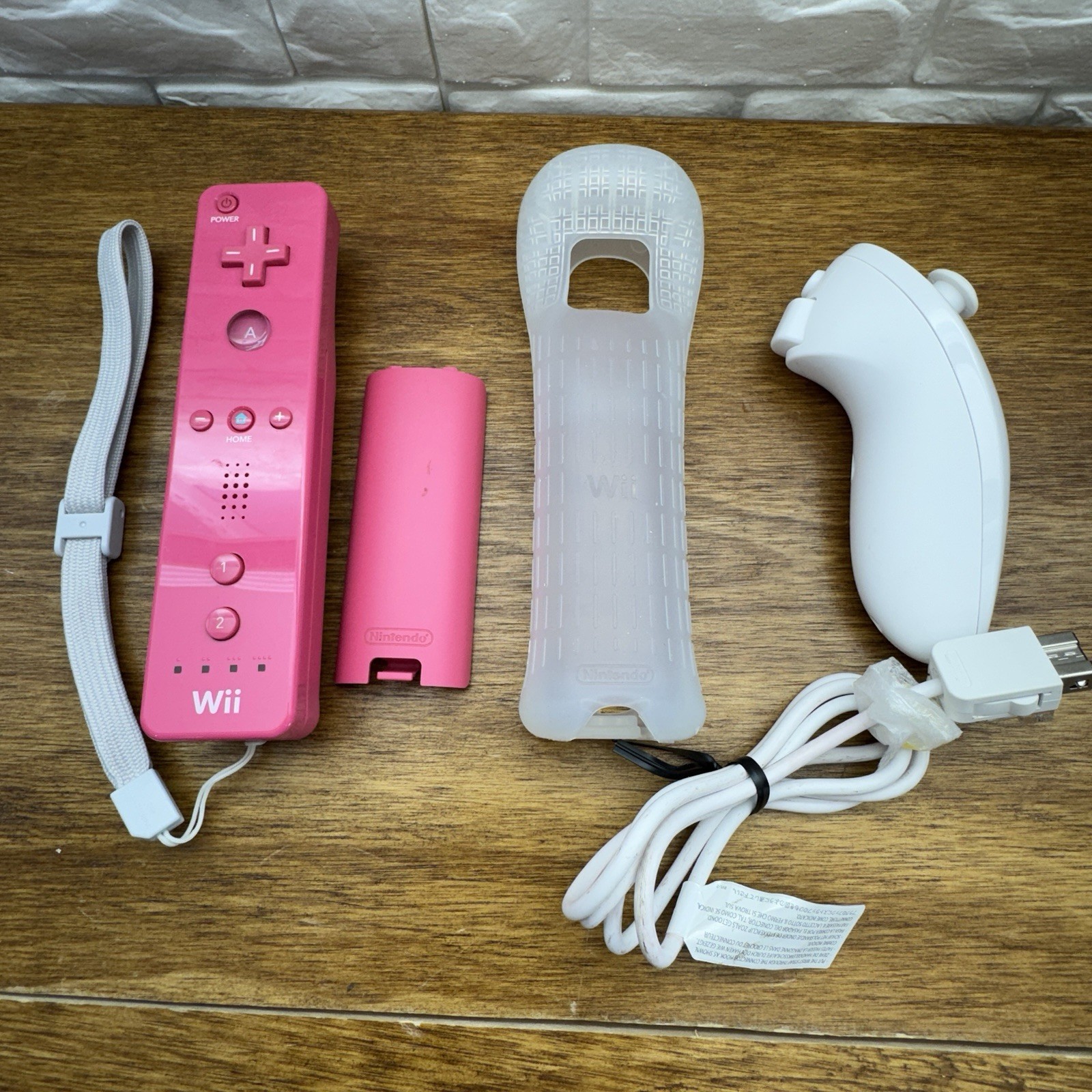 Official Pink Nintendo Wii Remote Wiimote Controller RVL-003 & Nunchuk RVL-004