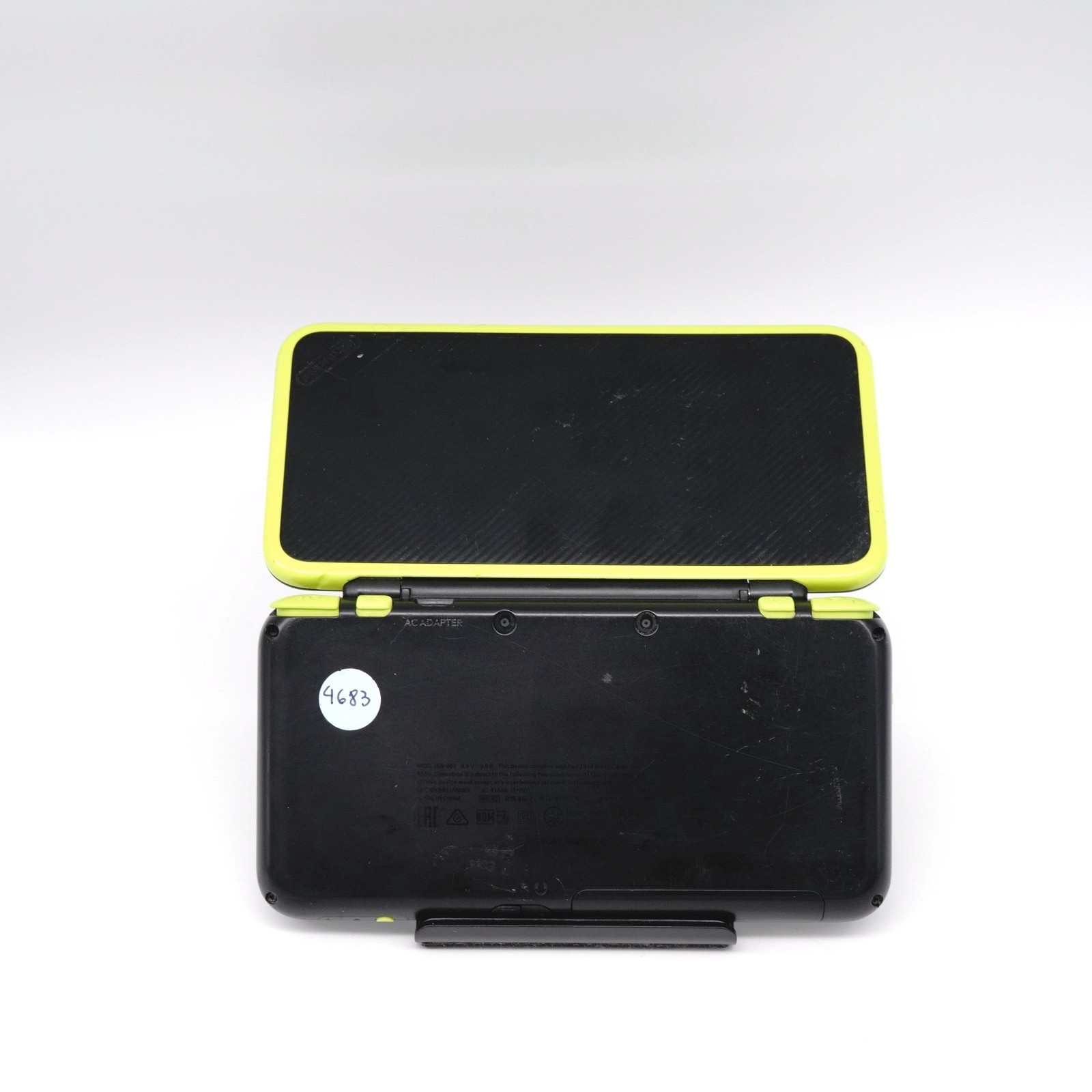 Nintendo “New” 2DS XL LL Console Black Lime 4GB +Charger + Stylus (USA Seller)