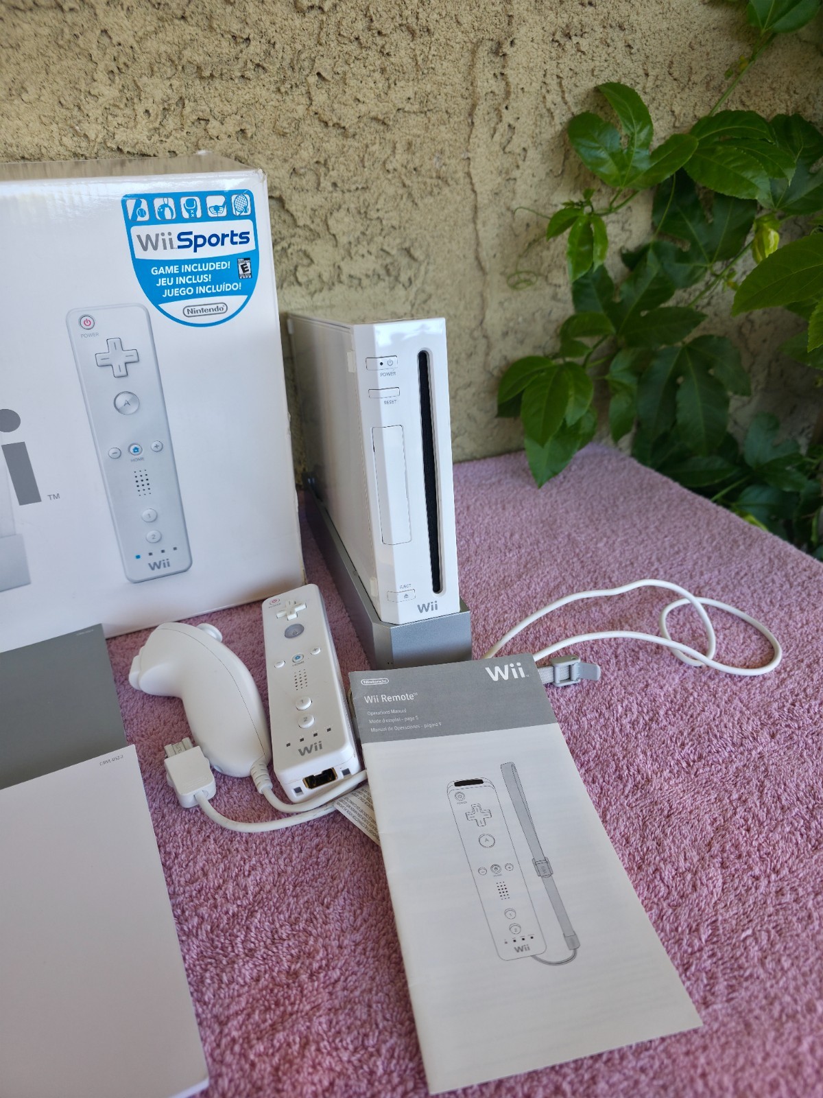 Nintendo Wii White Console With Original Box Complete Set GameCube Compatibility