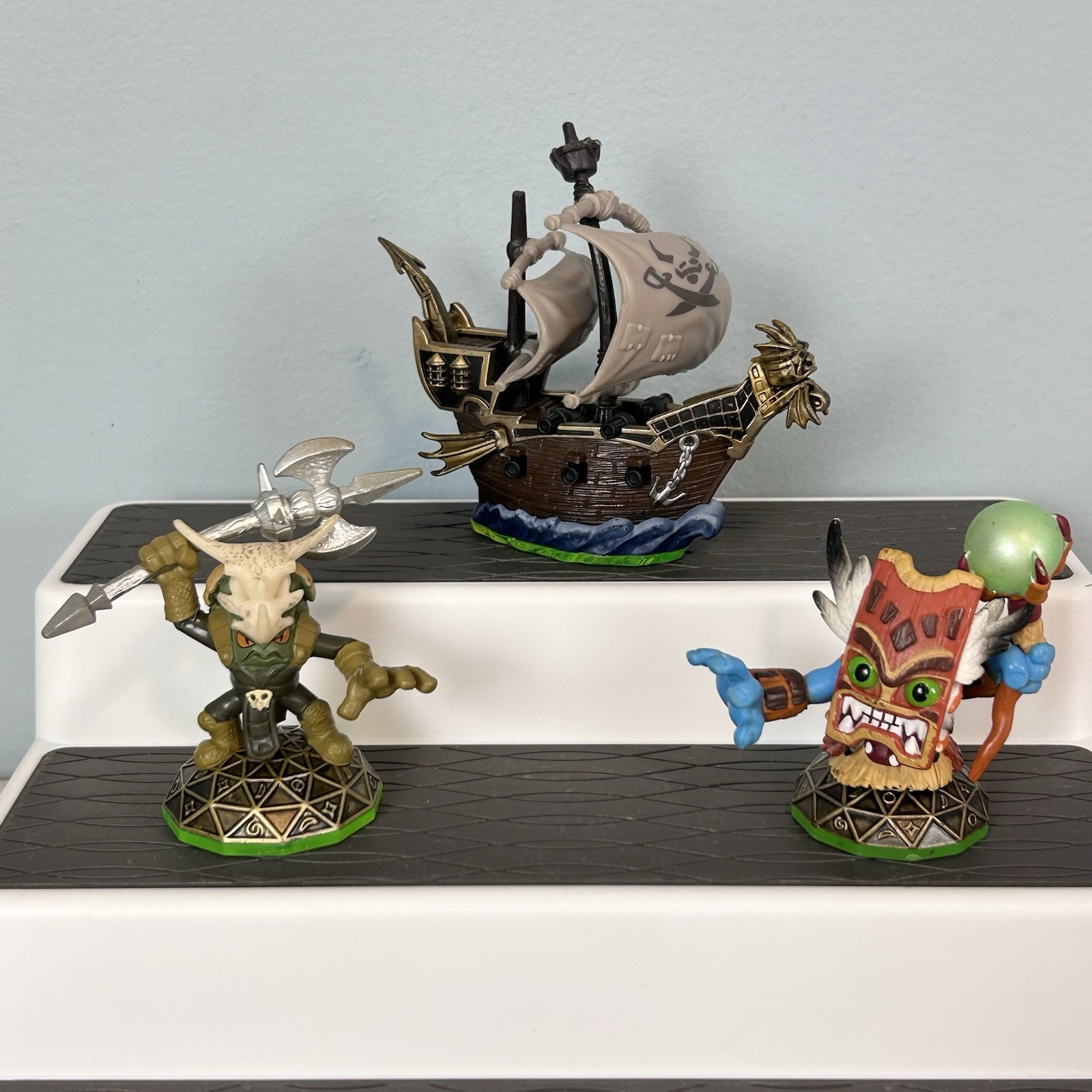 Skylanders Spyros Adventure & Super Chargers Mixed Lot Of 24 Figures