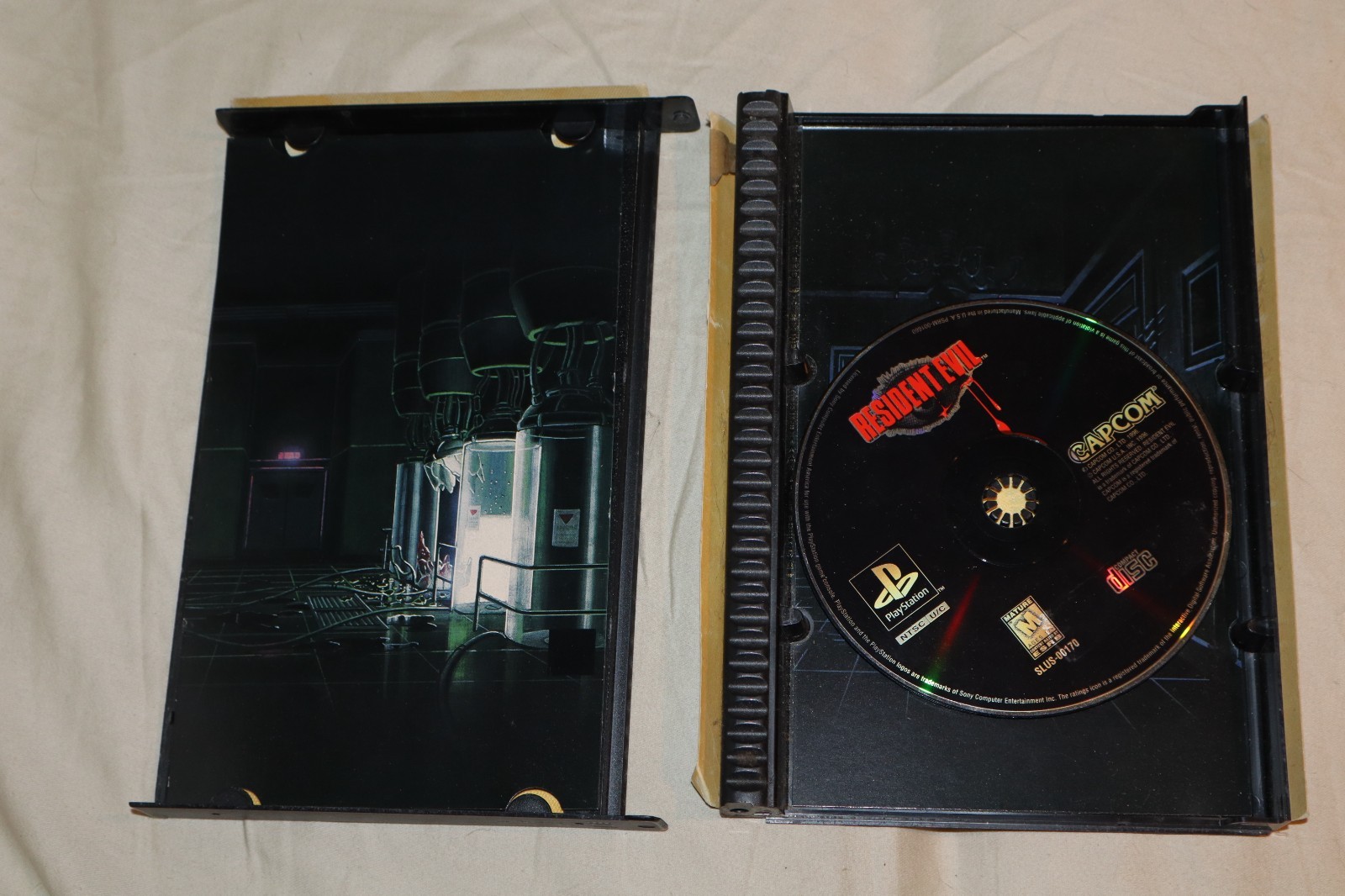 Resident Evil (Sony PlayStation 1, 1996) PS1 LONG BOX *READ*