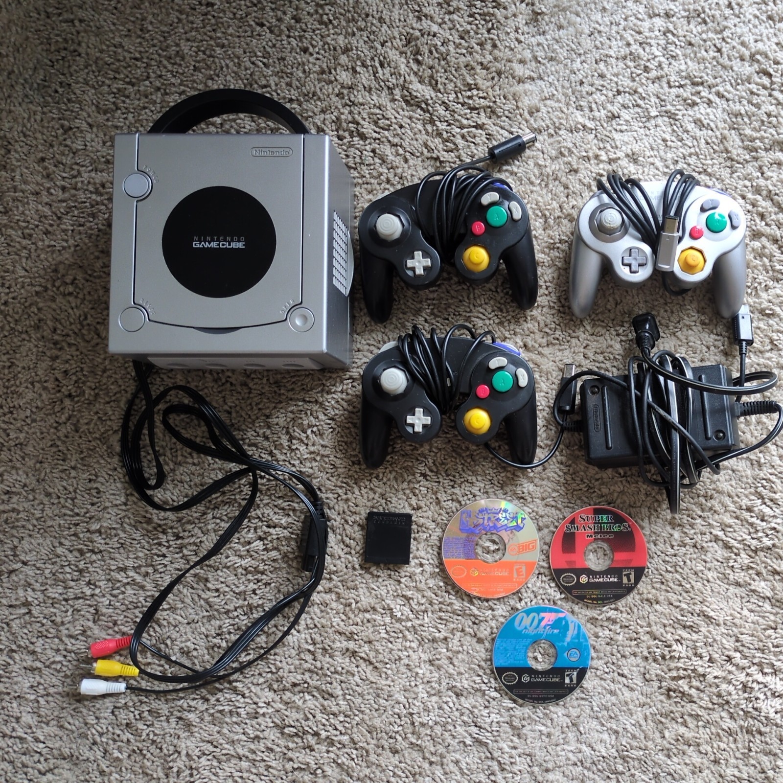 Gamecube Silver Disc Reader not Working Oherwise Complete with Games