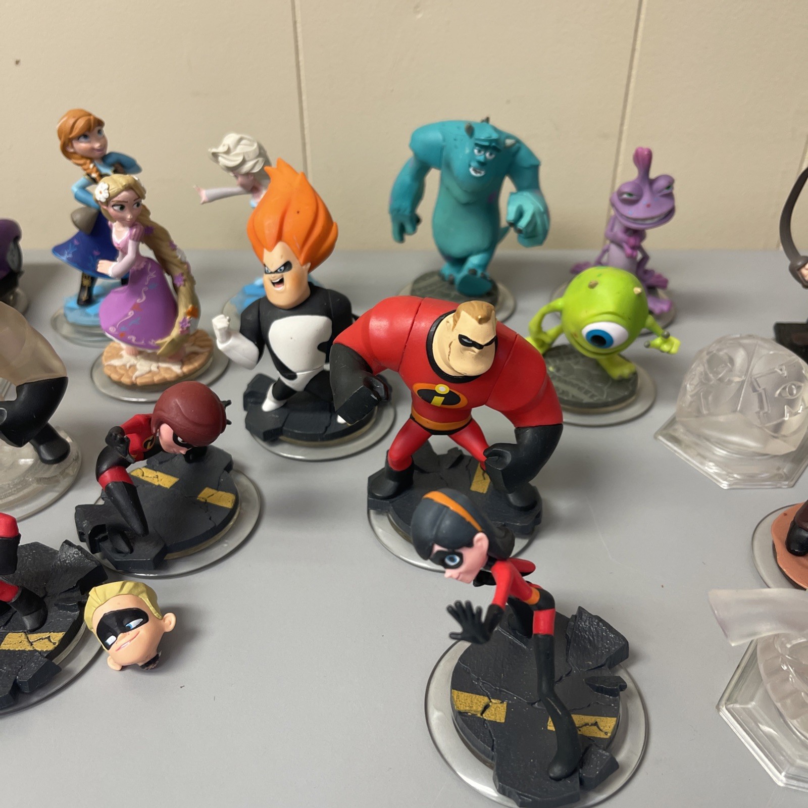 Disney Infinity 23 Character Lot Cars Frozen Incredibles Monsters Inc Pirates