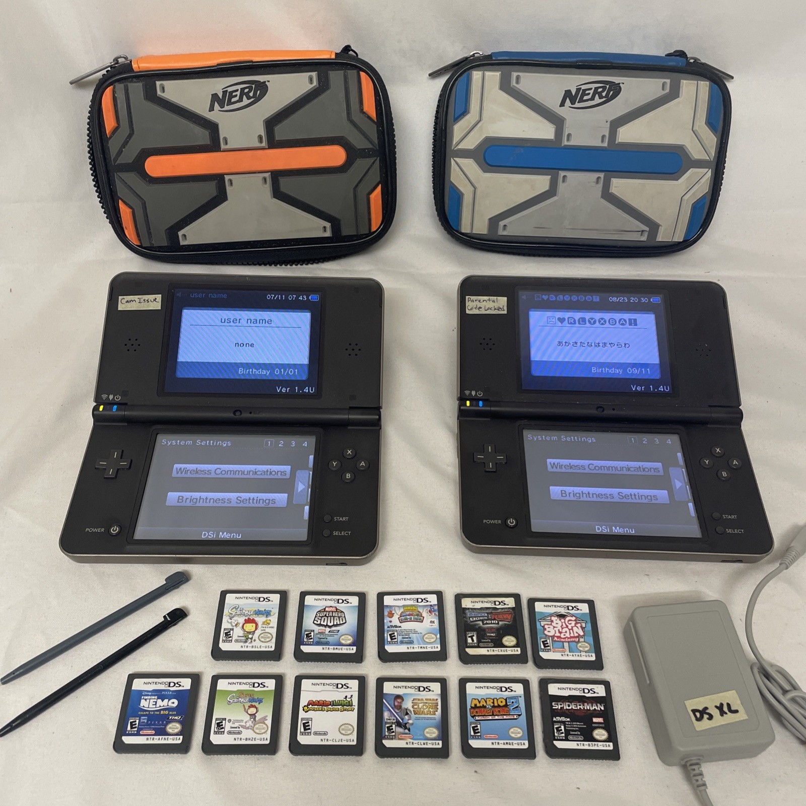 Nintendo DSi XL – Bundle – READ