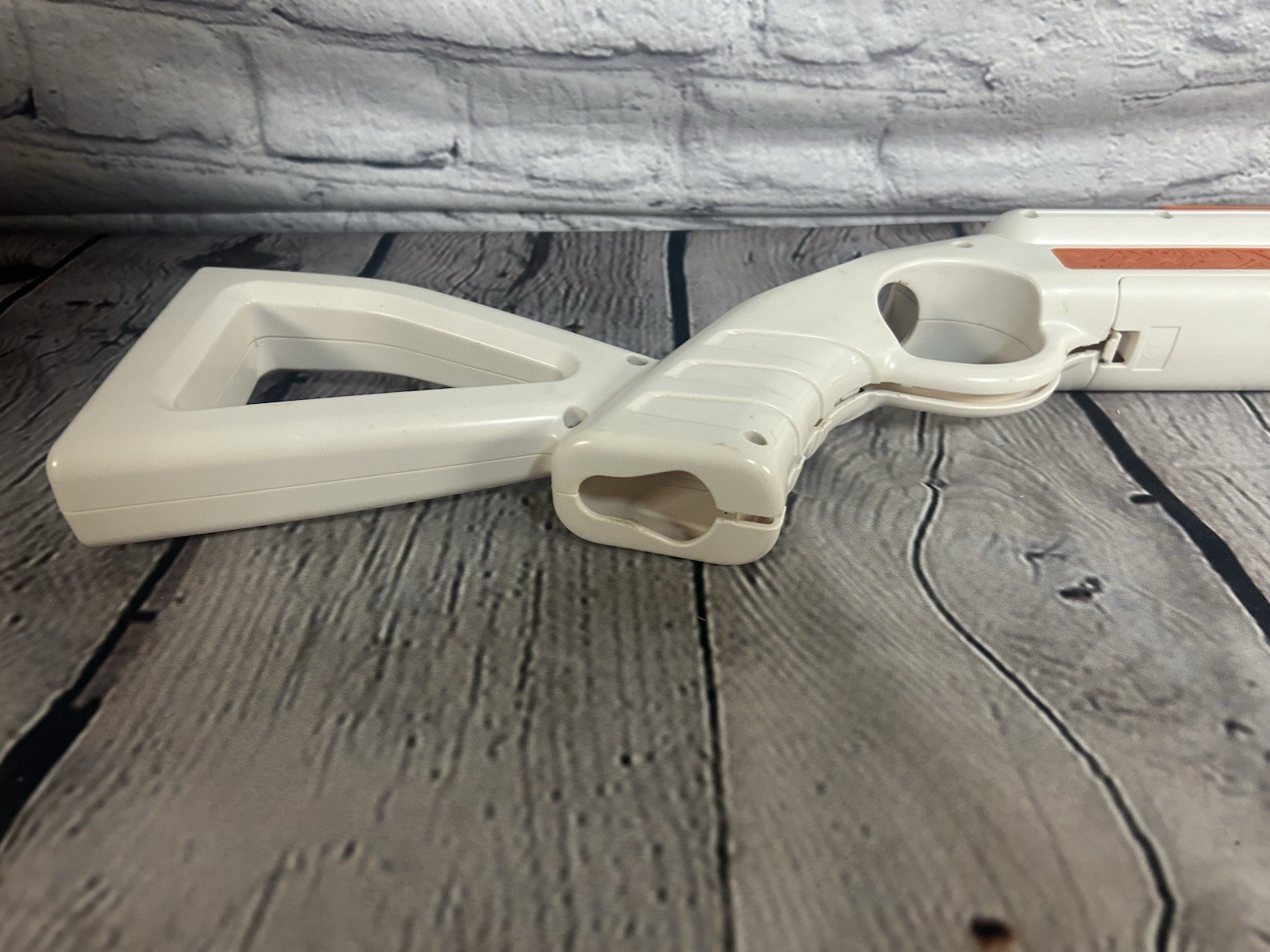 Nintendo Wii Cabela’s Shooter Game Accessory Shotgun White Orange Gun Zapper