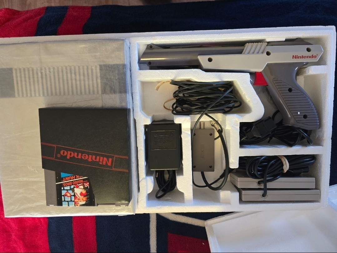 Nintendo Entertainment System With Toys R Us Receipt CIB