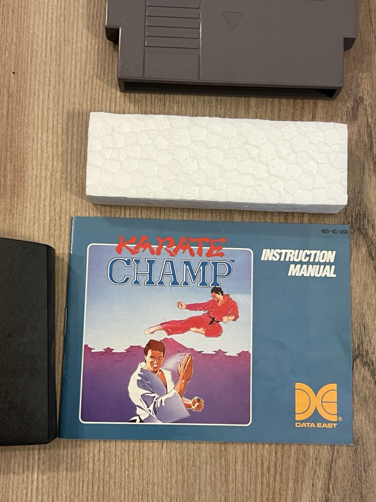 Karate Champ (Nintendo NES, 1986) CIB Complete 5-Screw w/ Hangtab Tested