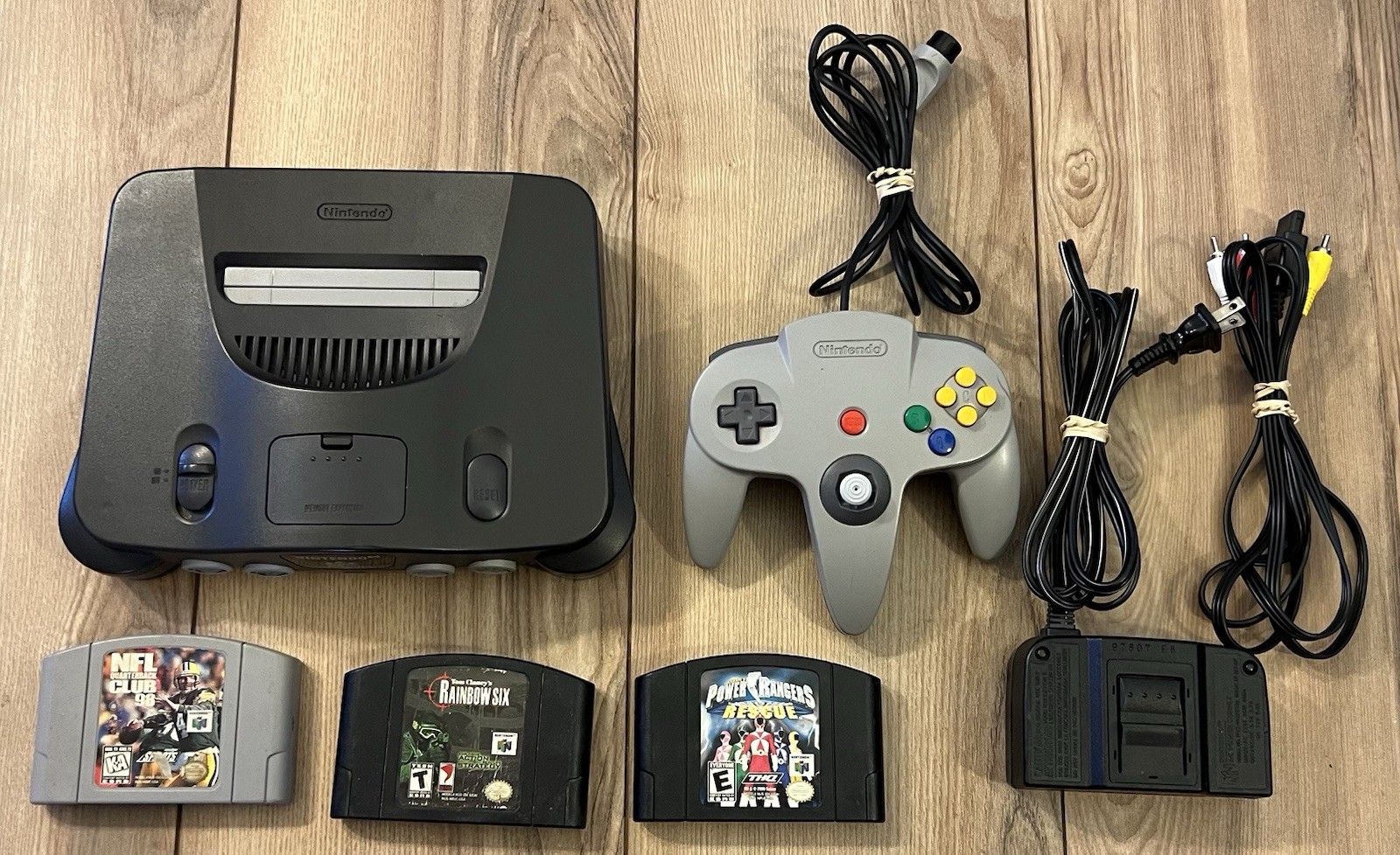 Nintendo 64 N64 Console Bundle w/ 3 Games Controller Tested Works Gray
