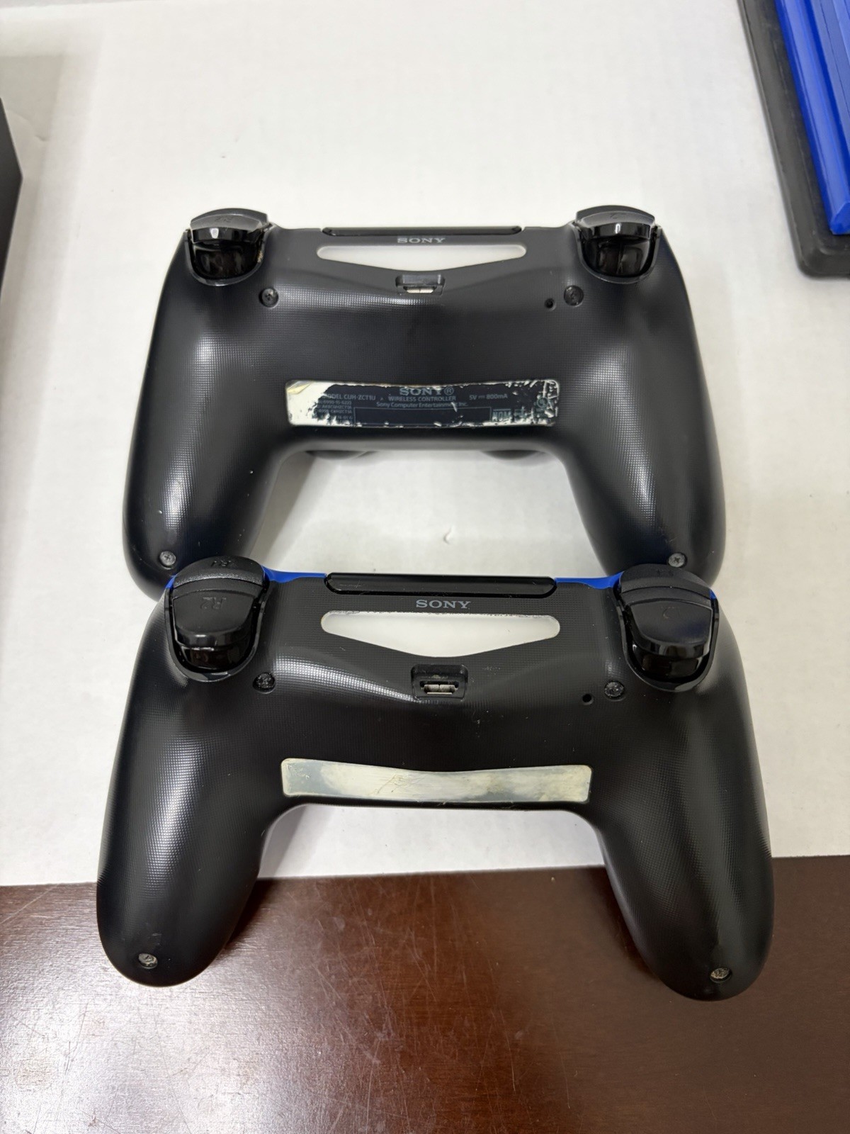 Sony PlayStation 4 (CUH-1215A) 500GB Gaming Console W/ 2 Controllers & Games