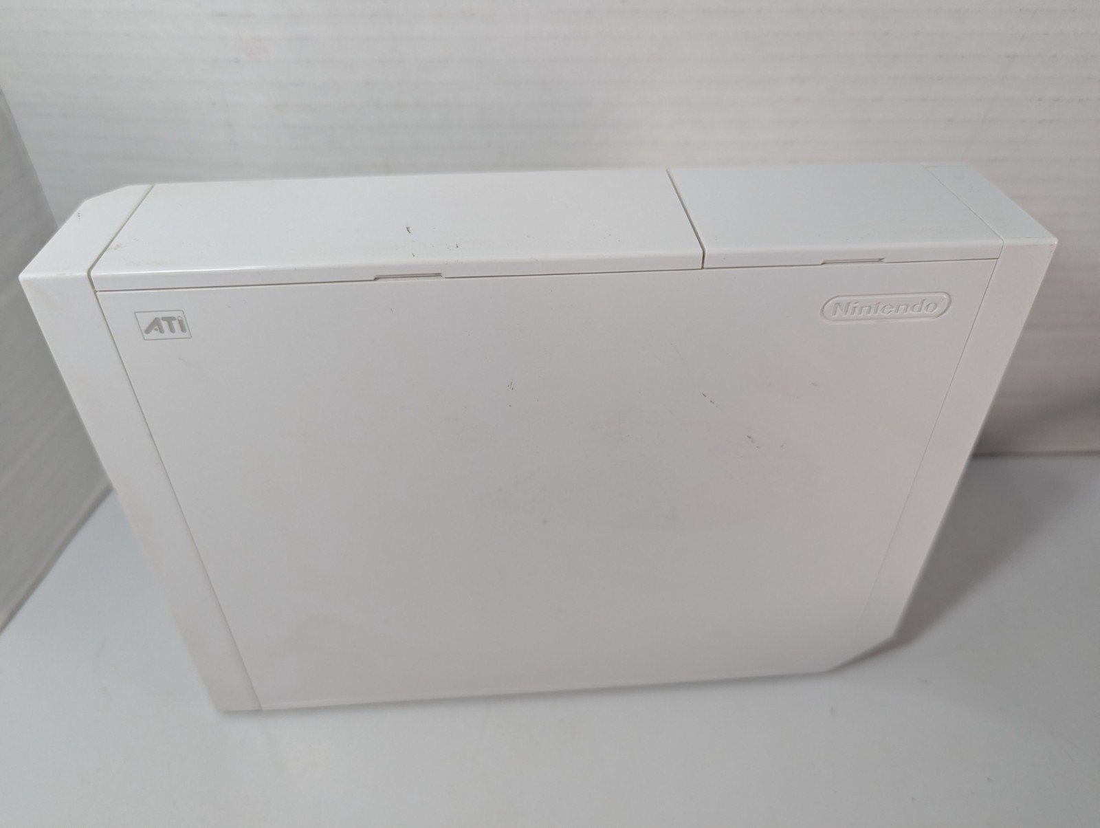 Nintendo Wii Console Bundle RVL-001 w/Cords, 2 Wii Remotes, 2 Games Tested&Works