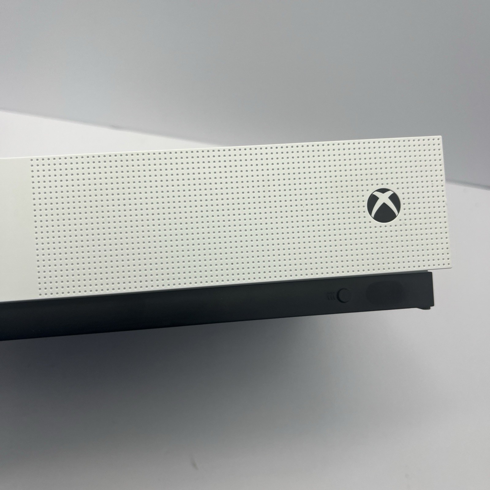 Microsoft Xbox One S (Model 1681) 500GB White Gaming System Console Only, Tested