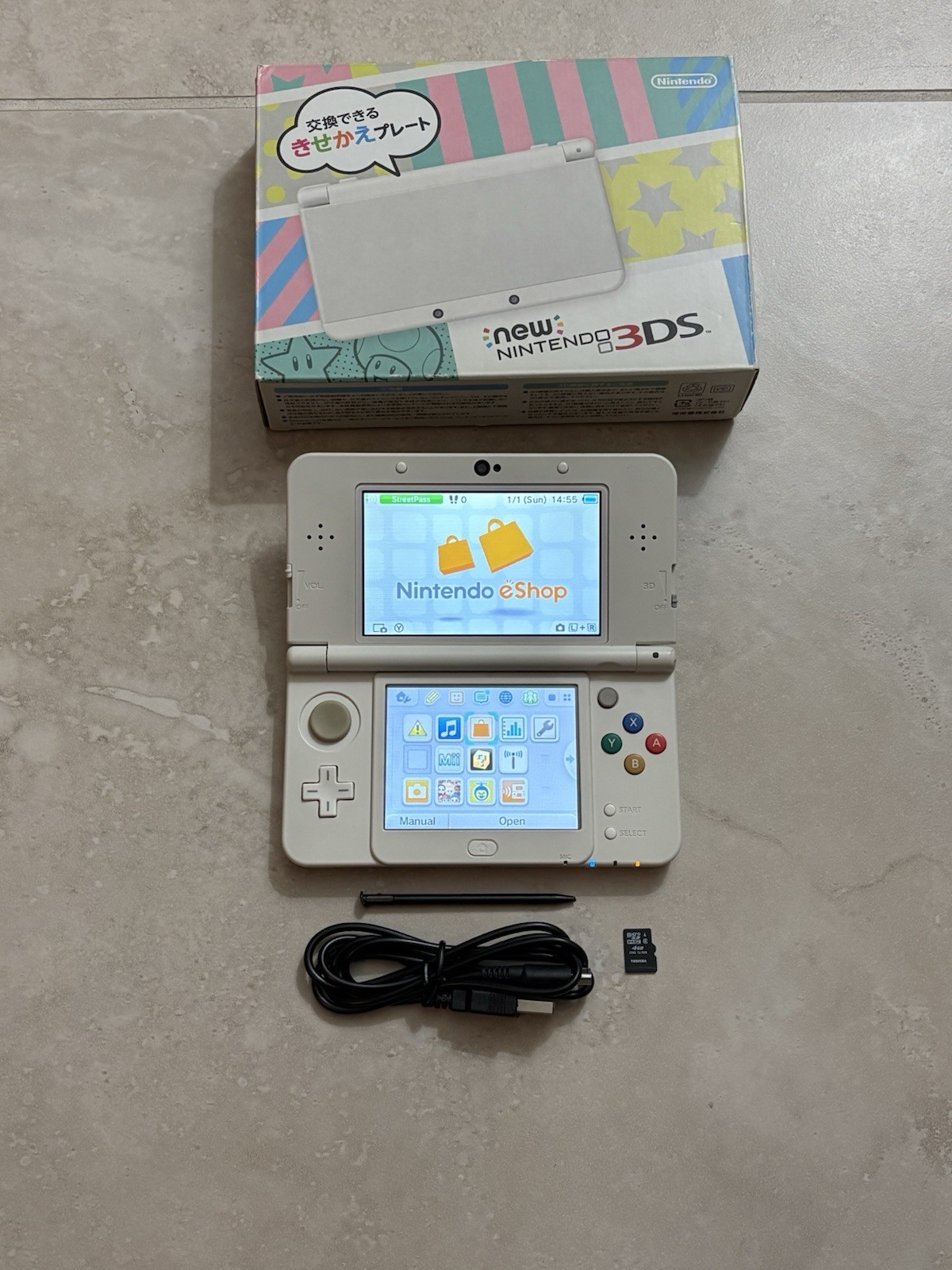 Nintendo New 3DS White Edition Handheld System Console With BOX Excellent