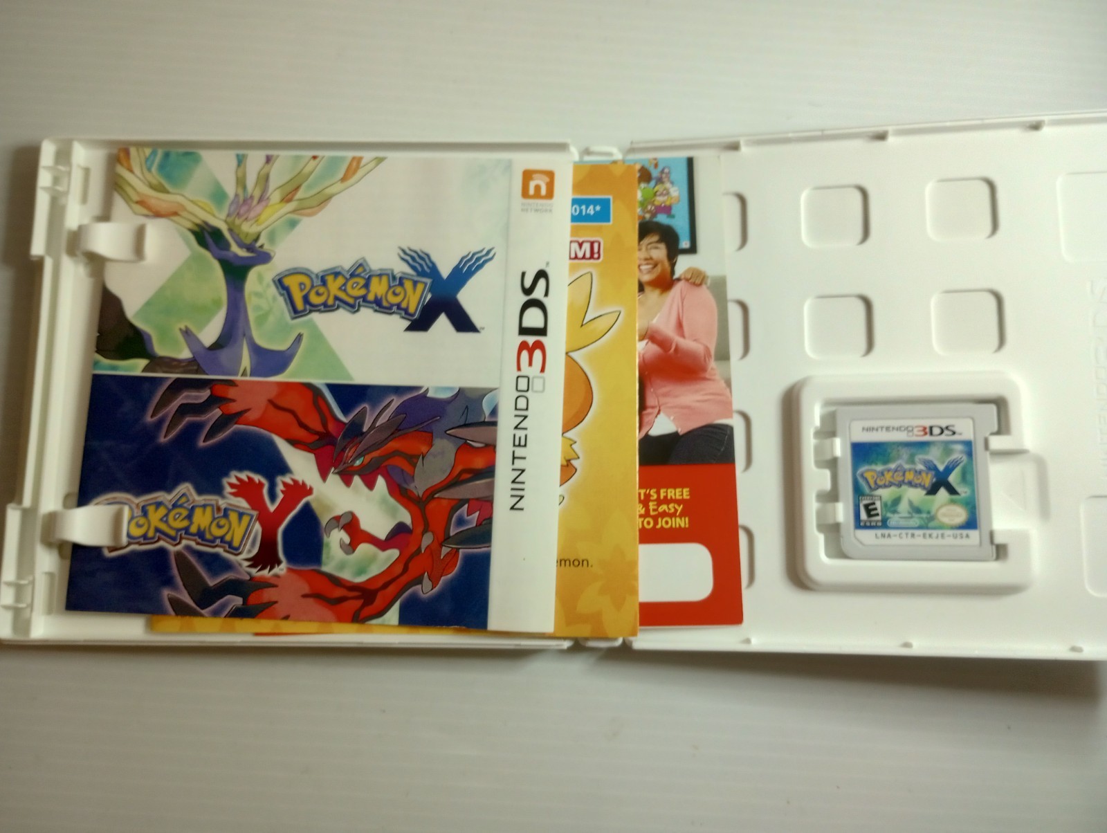 Pokémon X – Nintendo 3DS – Complete With Manual and Inserts