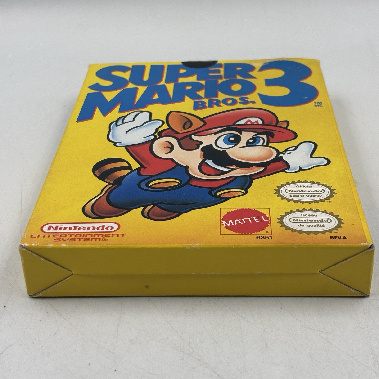 Super Mario Bros 3 RARE Canadian Version Oval Seal Nintendo NES CIB Near Mint