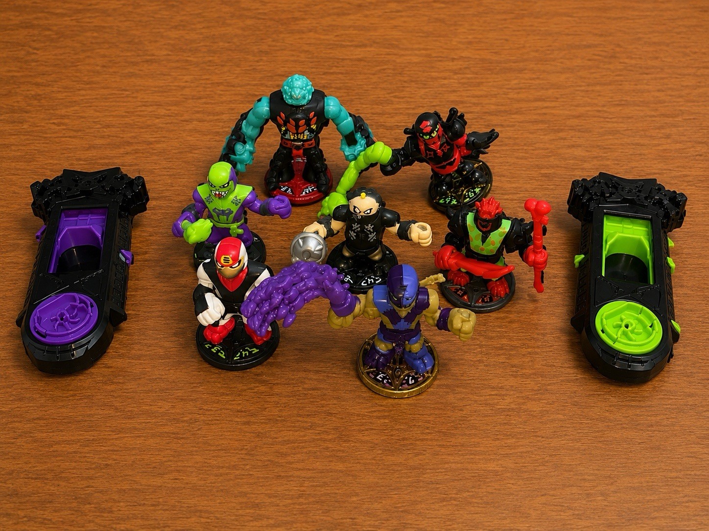 Akedo Warriors Season 8 (7 Warriors & 2 Controllers)