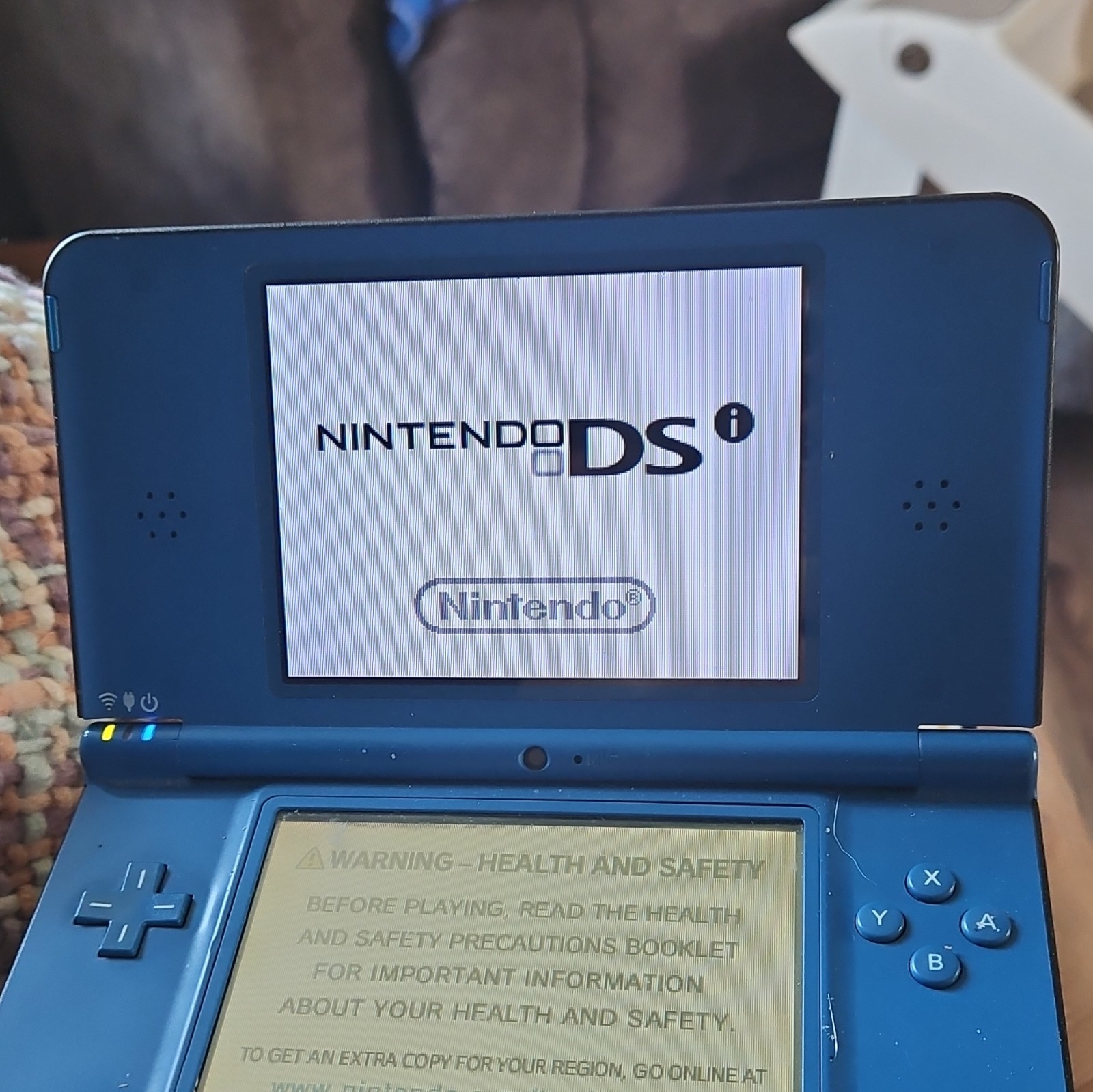 Nintendo DSi Blue Handheld System Console w/ Wi-Fi & Headphone Jack