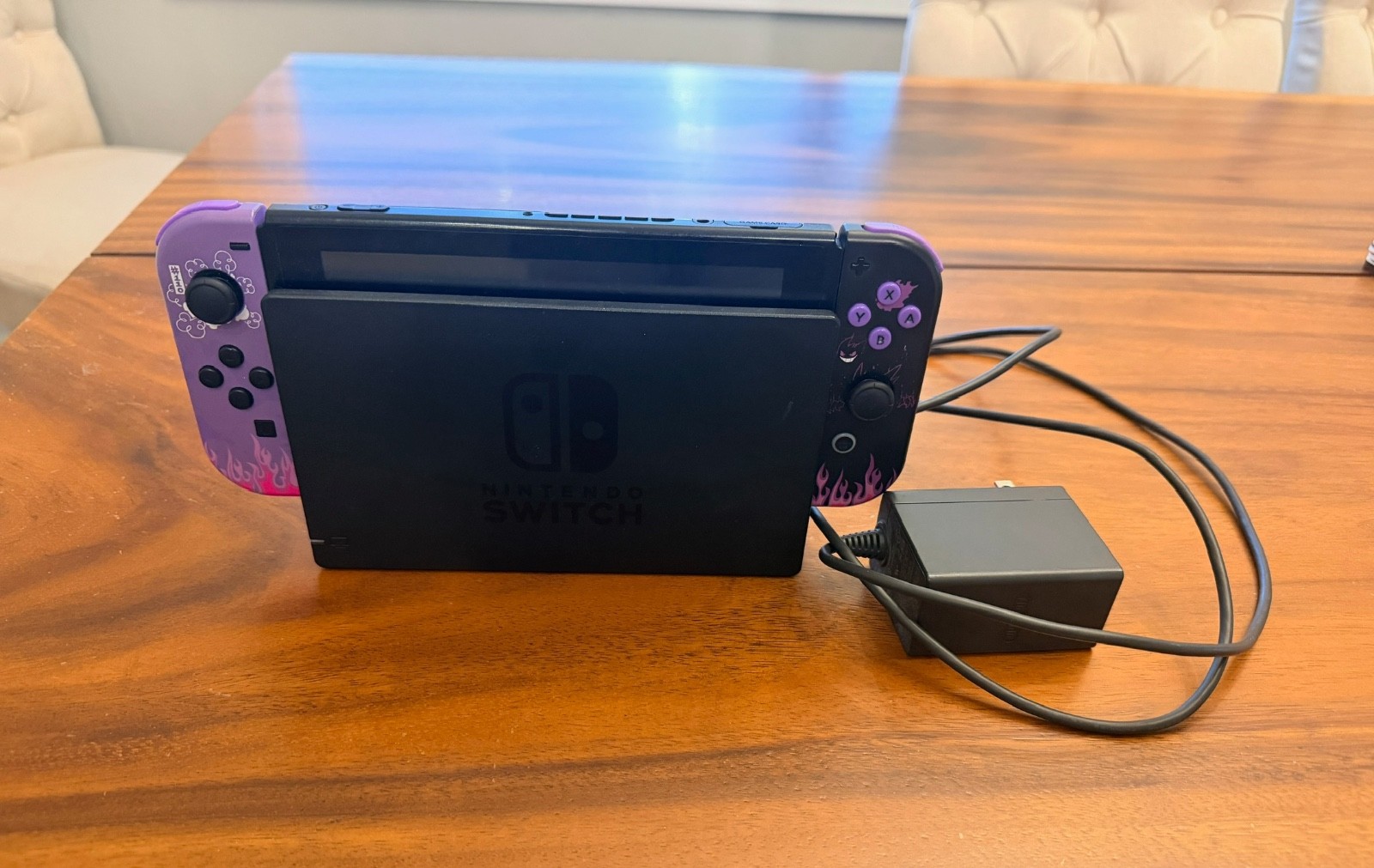 Nintendo Switch original, 2 remotes, charger, docking station, & 512 GB MicroSD