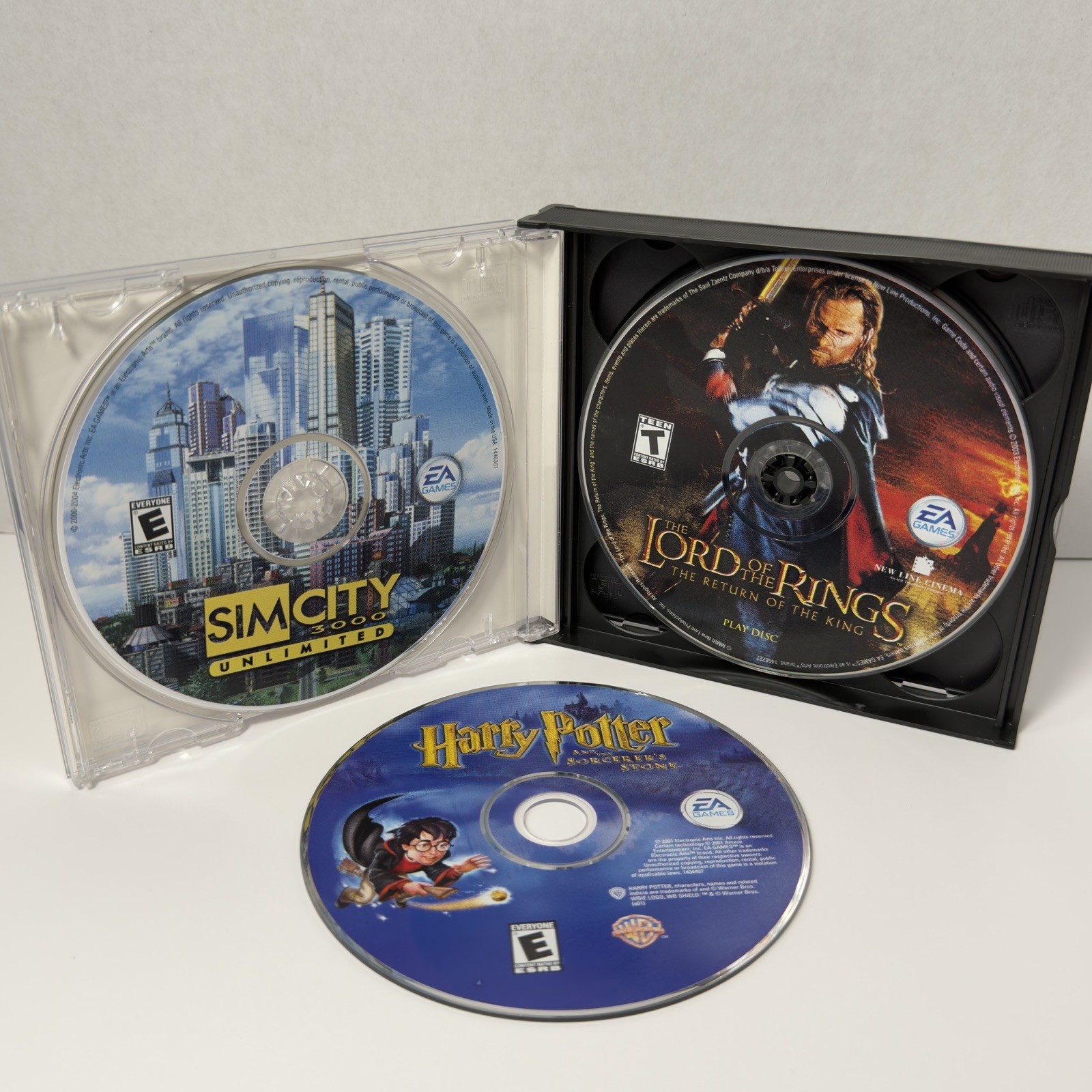 Lord of the Rings: The Return of the King (PC, 2003) 3 Disc Set + Two FREE games